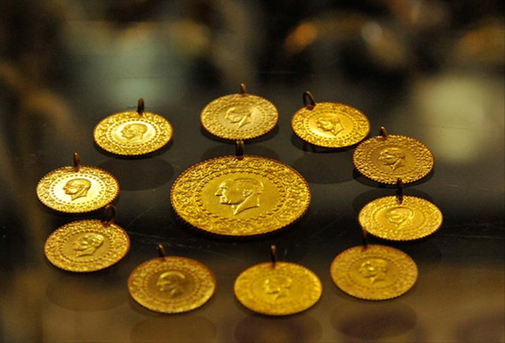 Il prezzo dell'oro al grammo apre la giornata in rialzo