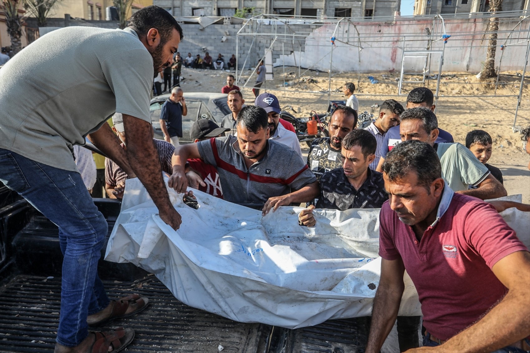 5 massacri a Gaza nelle ultime 24 ore! 55 morti, 166 feriti