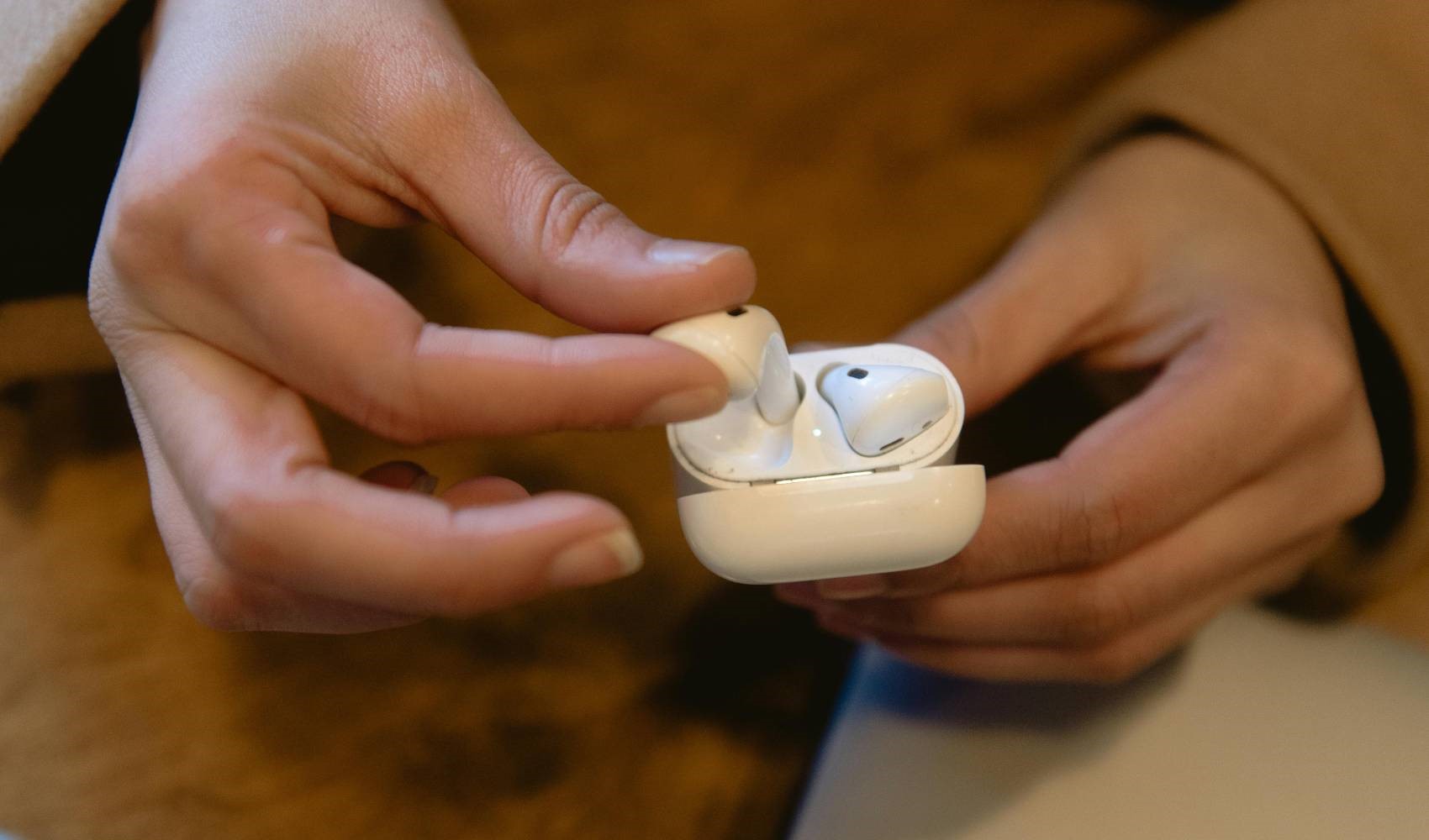 Sahte kulaklık nasıl anlaşılır? Sahte AirPods tespit etme yöntemleri nelerdir?