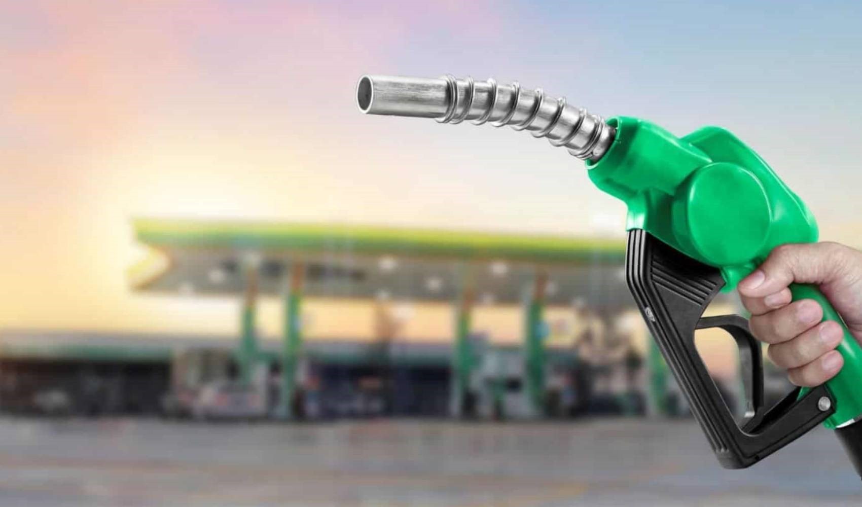 Petrol fiyatlarındaki dalgalanma: Motorinden sonra benzine de zam geldi