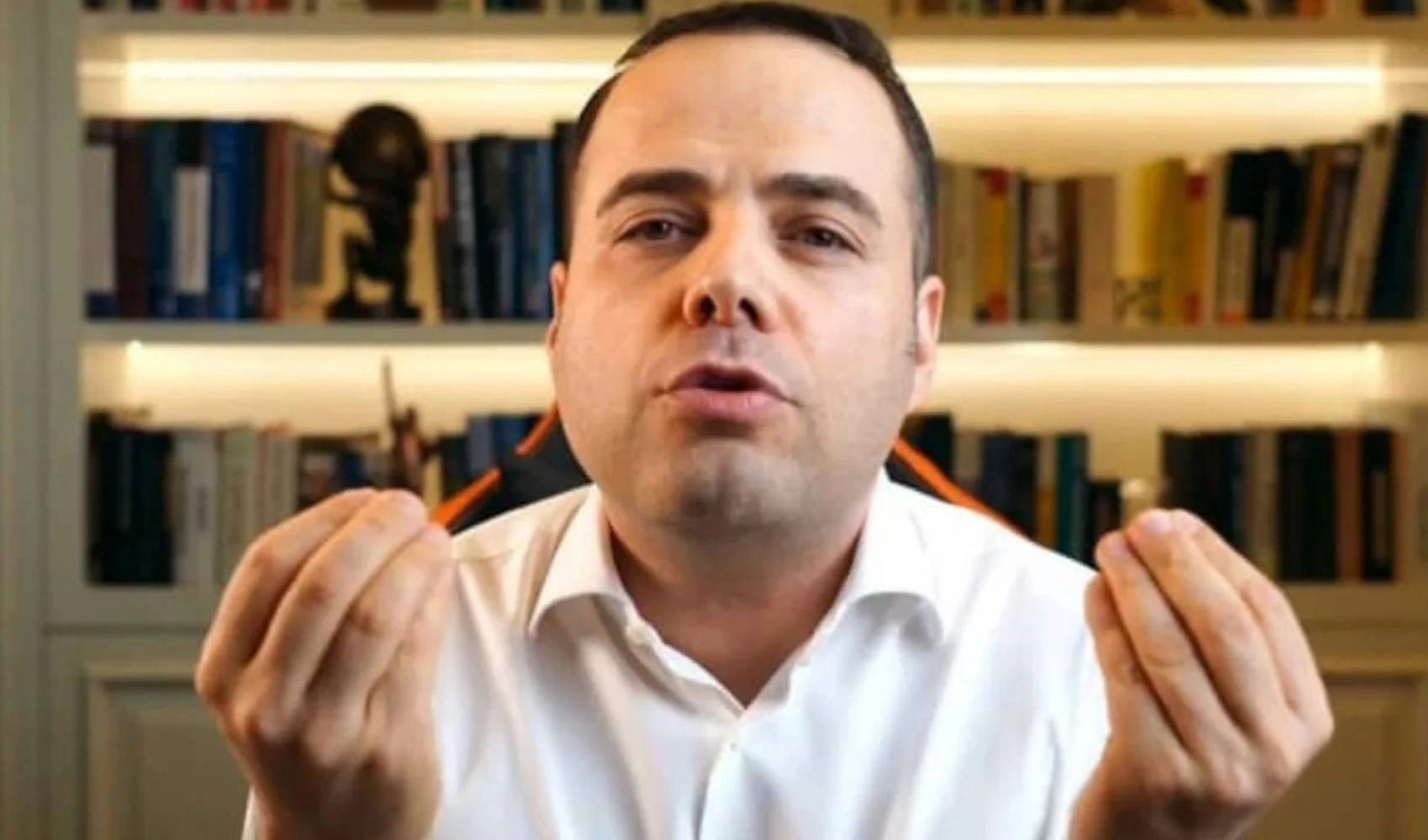 Prof. Dr. Özgür Demirtaş'tan 750 TL'lik ek kredi kartı ücretine sert tepki