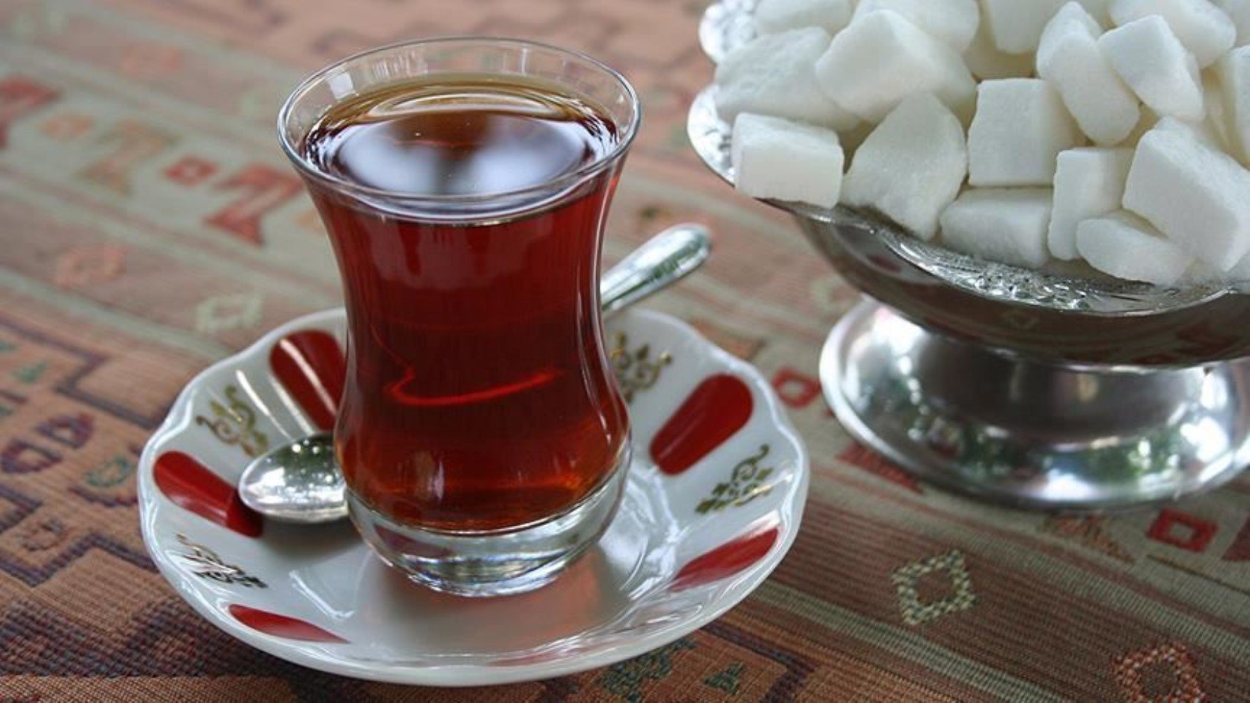 Sucuğa adınızda 'baş' var diye mi kafa eti koydunuz? İşte halk sağlığını bozan firmaların tam listesi!