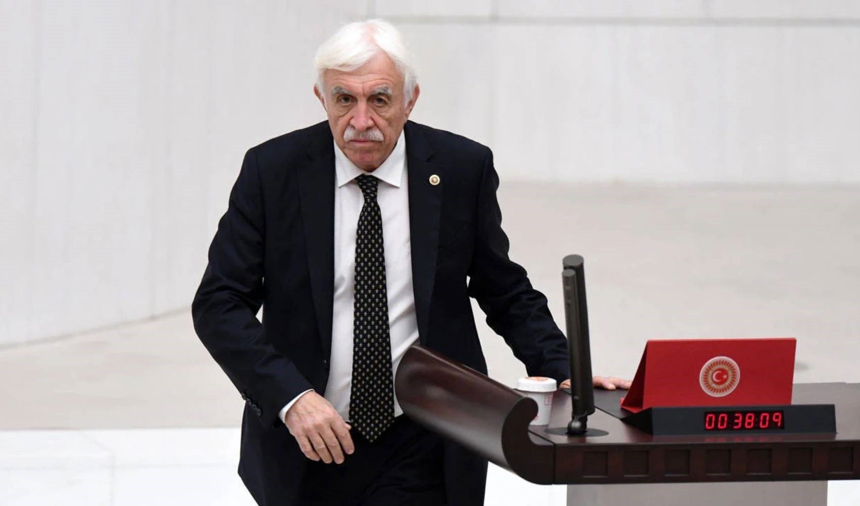 Commento del deputato del DEM Party sul dibattito sul 'nuovo processo di risoluzione': 'Qualcosa bolle in pentola, ma è presto...'