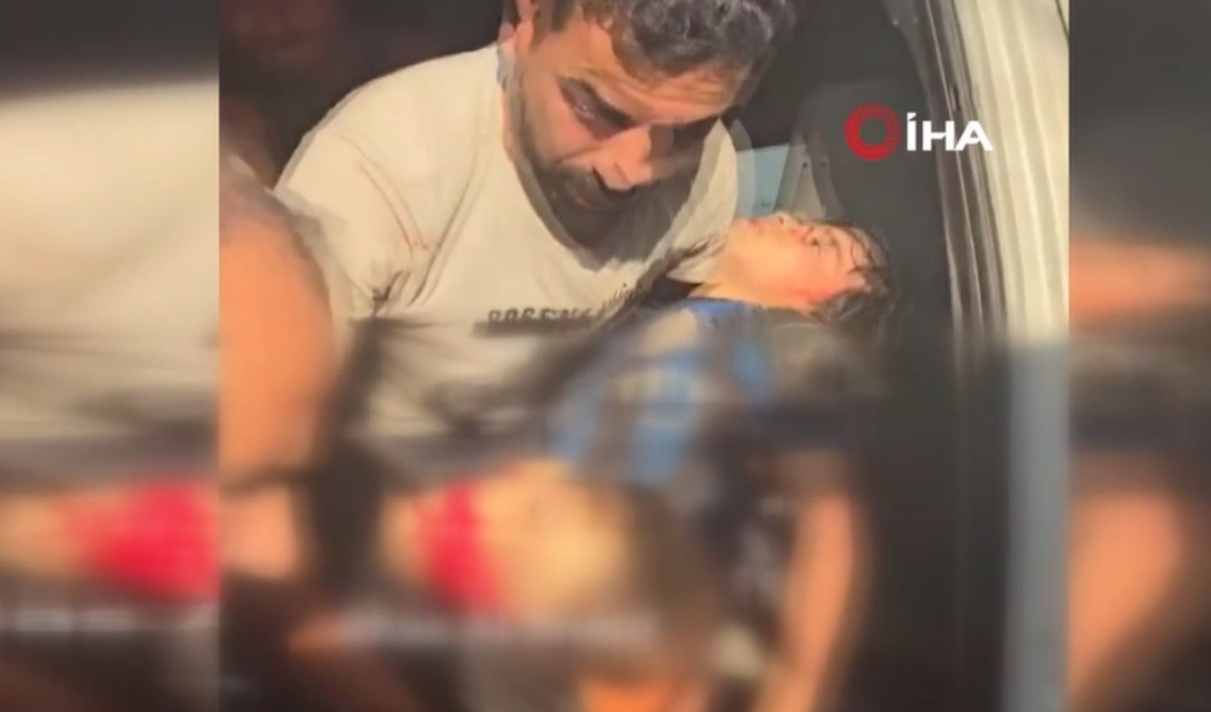 Israele attacca bambini che giocano a calcio a Gaza: 6 morti