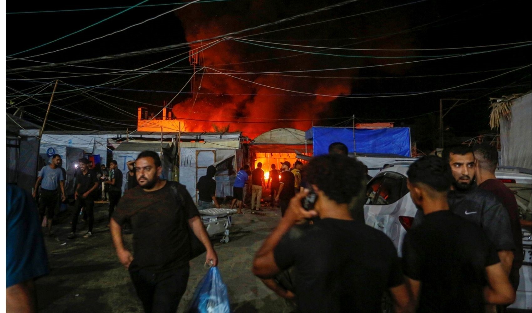 İsrail, Filistinlilerin çadırlarını bombaladı