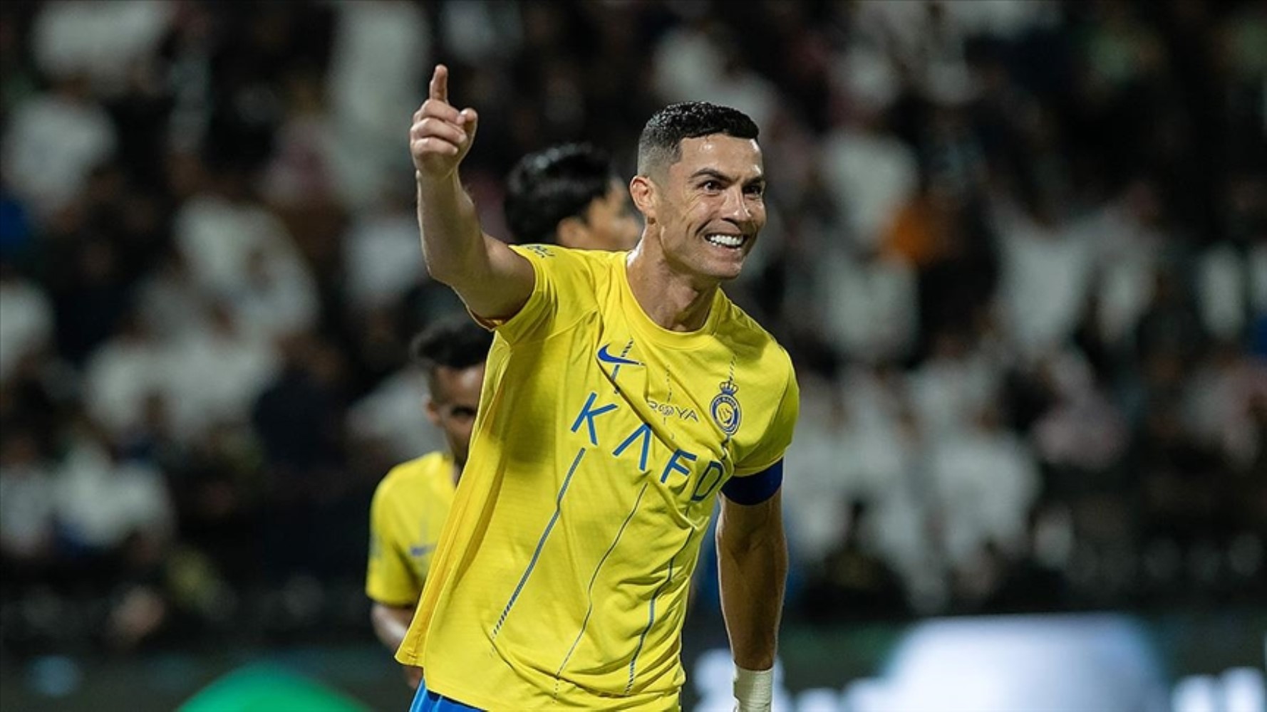 Cristiano Ronaldo saat işine girdi