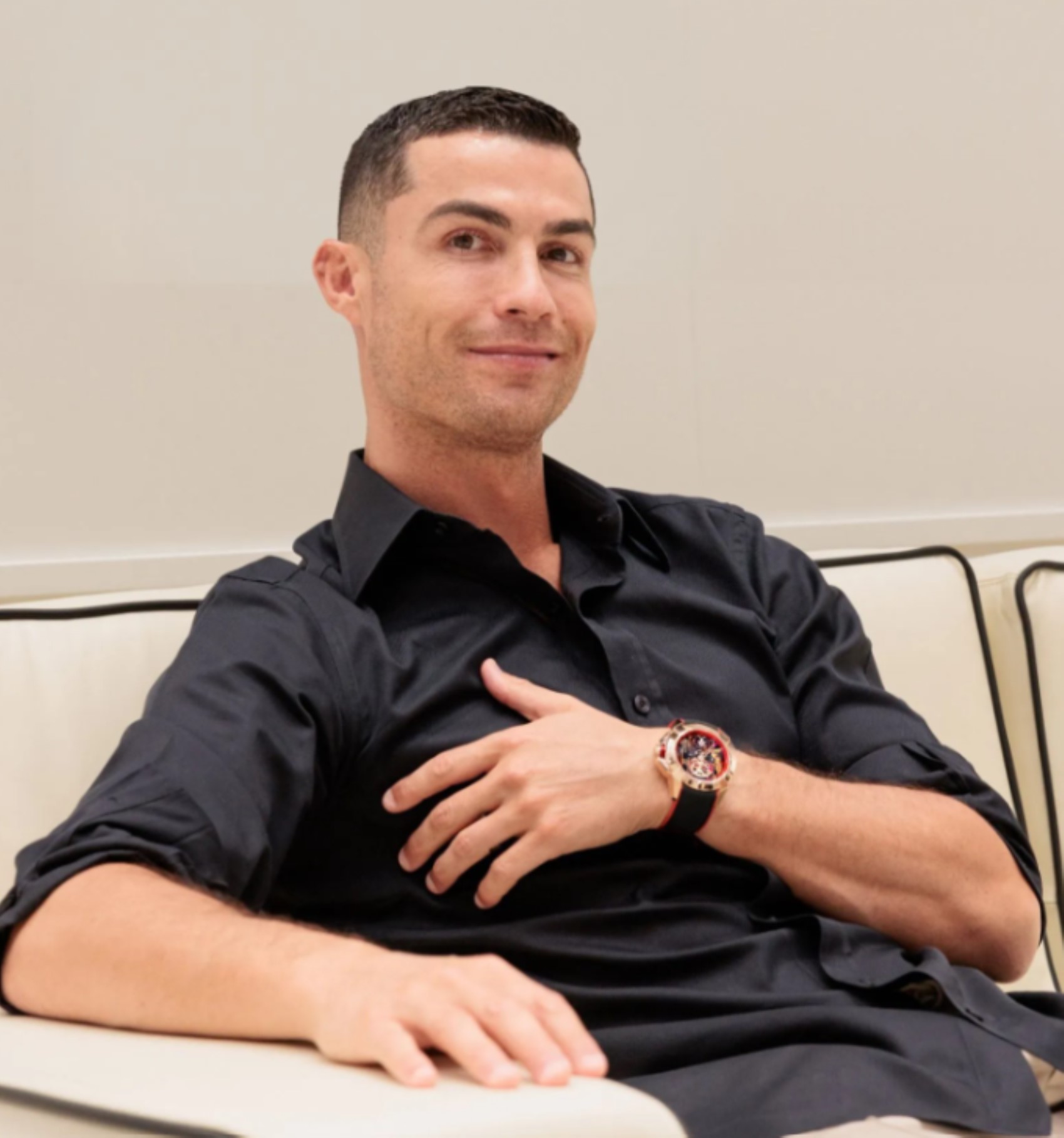 Cristiano Ronaldo saat işine girdi