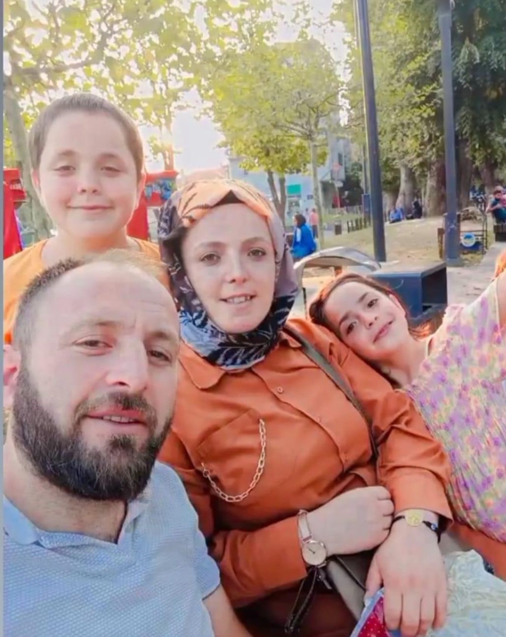 Padre di due figli, che aveva perso la battaglia per la vita dopo l'esplosione, è stato sepolto