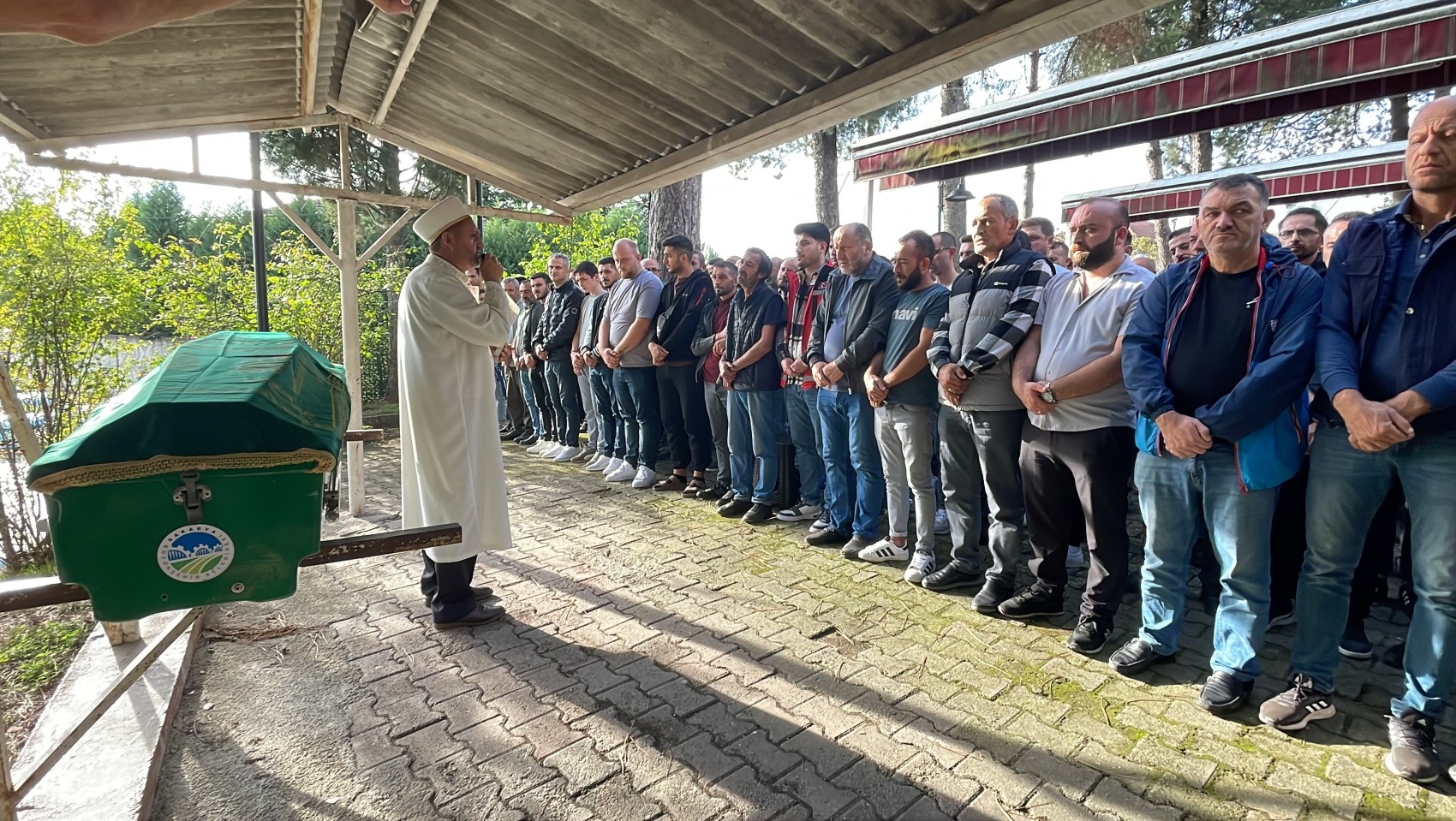 Padre di due figli, che aveva perso la battaglia per la vita dopo l'esplosione, è stato sepolto