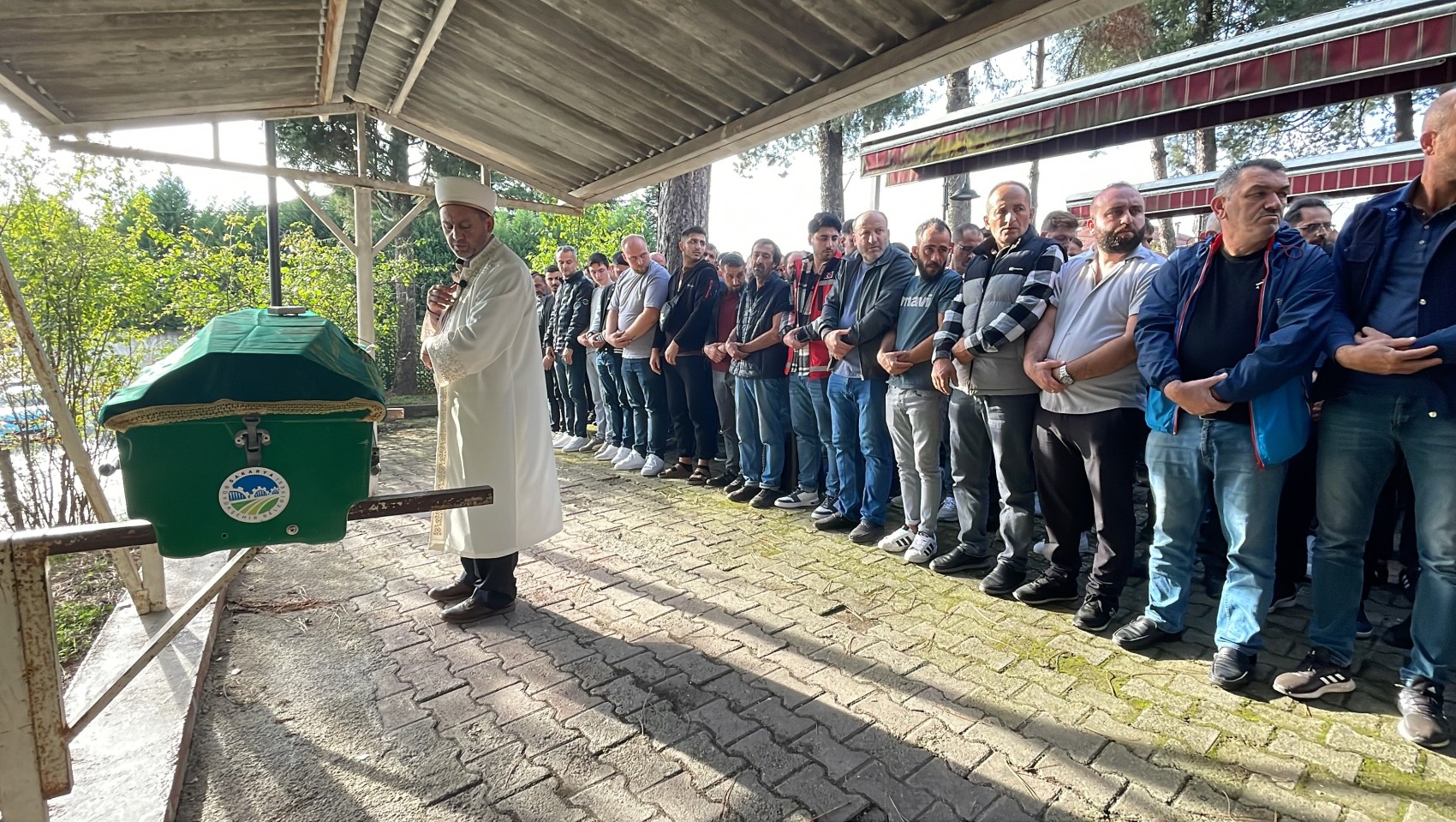 Padre di due figli, che aveva perso la battaglia per la vita dopo l'esplosione, è stato sepolto
