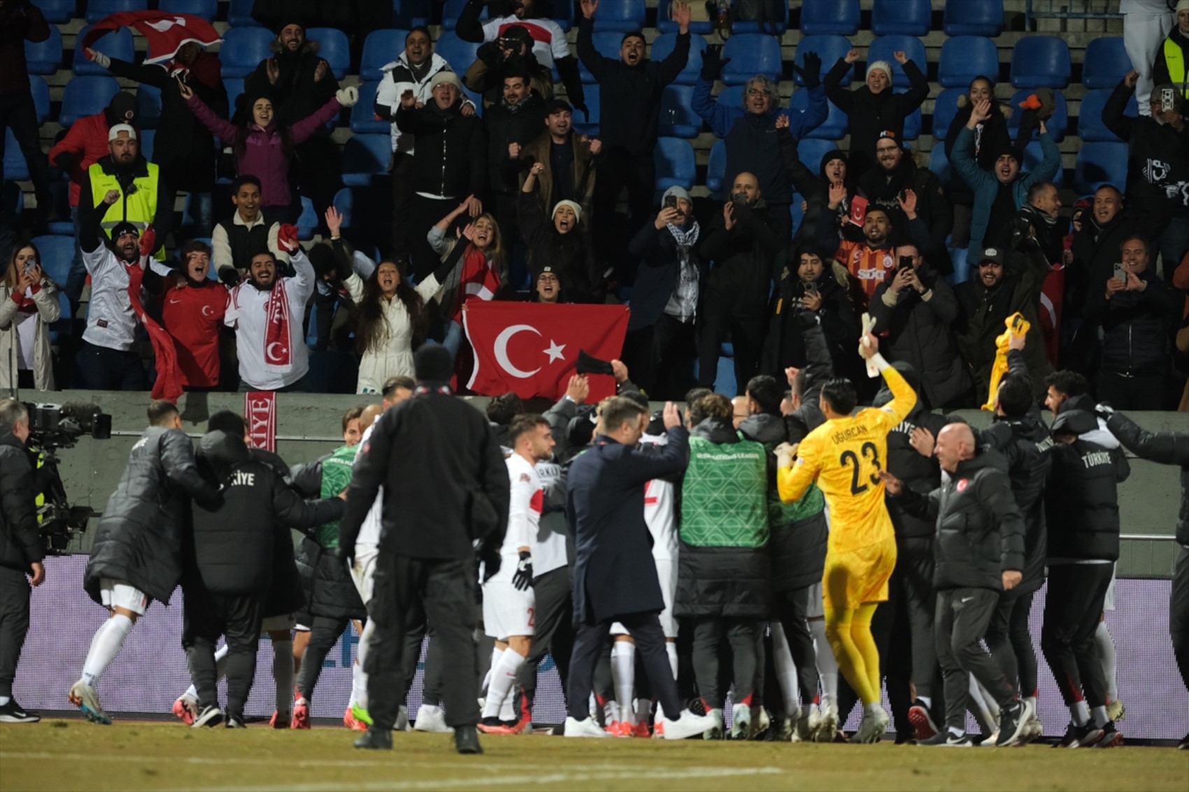 Spor yazarları İzlanda zaferini değerlendirdi: 'Buzun üstünde koşabilmek'