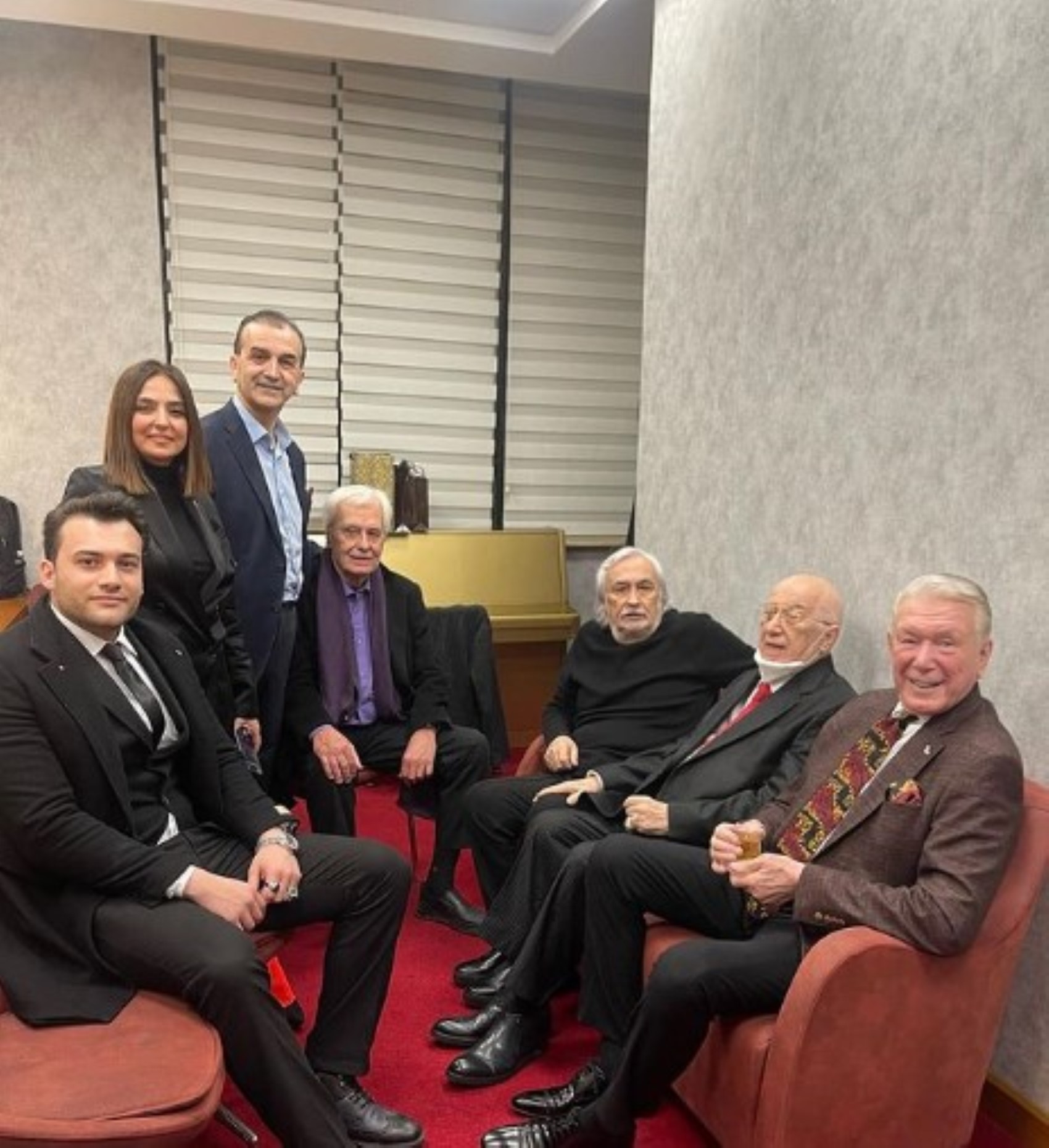 Savcıyı 100 bin dolara vuracağını söyleyen Zengin'in 'iş insanı' kareleri: Neredeyse her siyasiyle fotoğrafı var