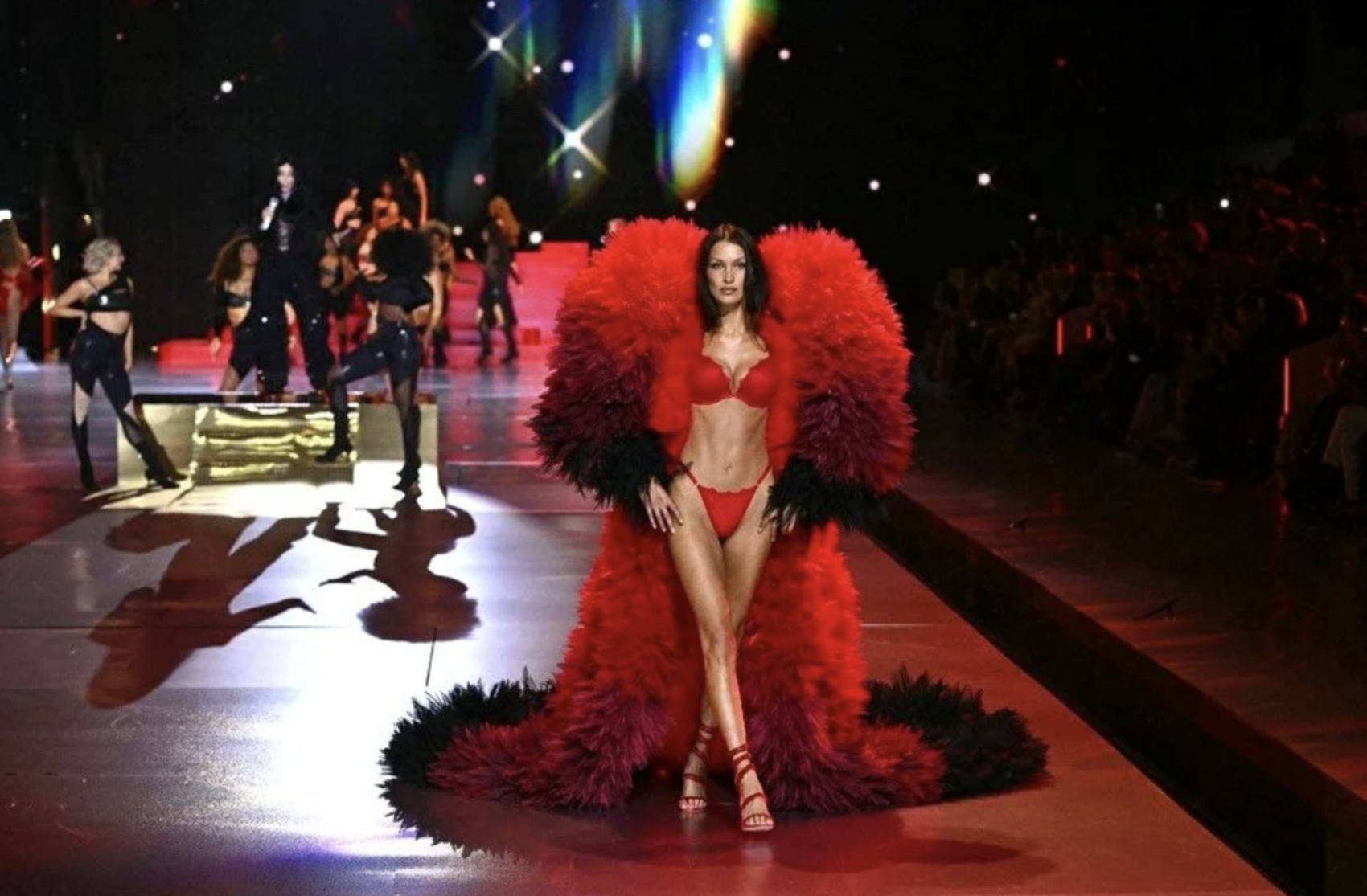 Victoria's Secret defilesi 6 yıl sonra geri döndü