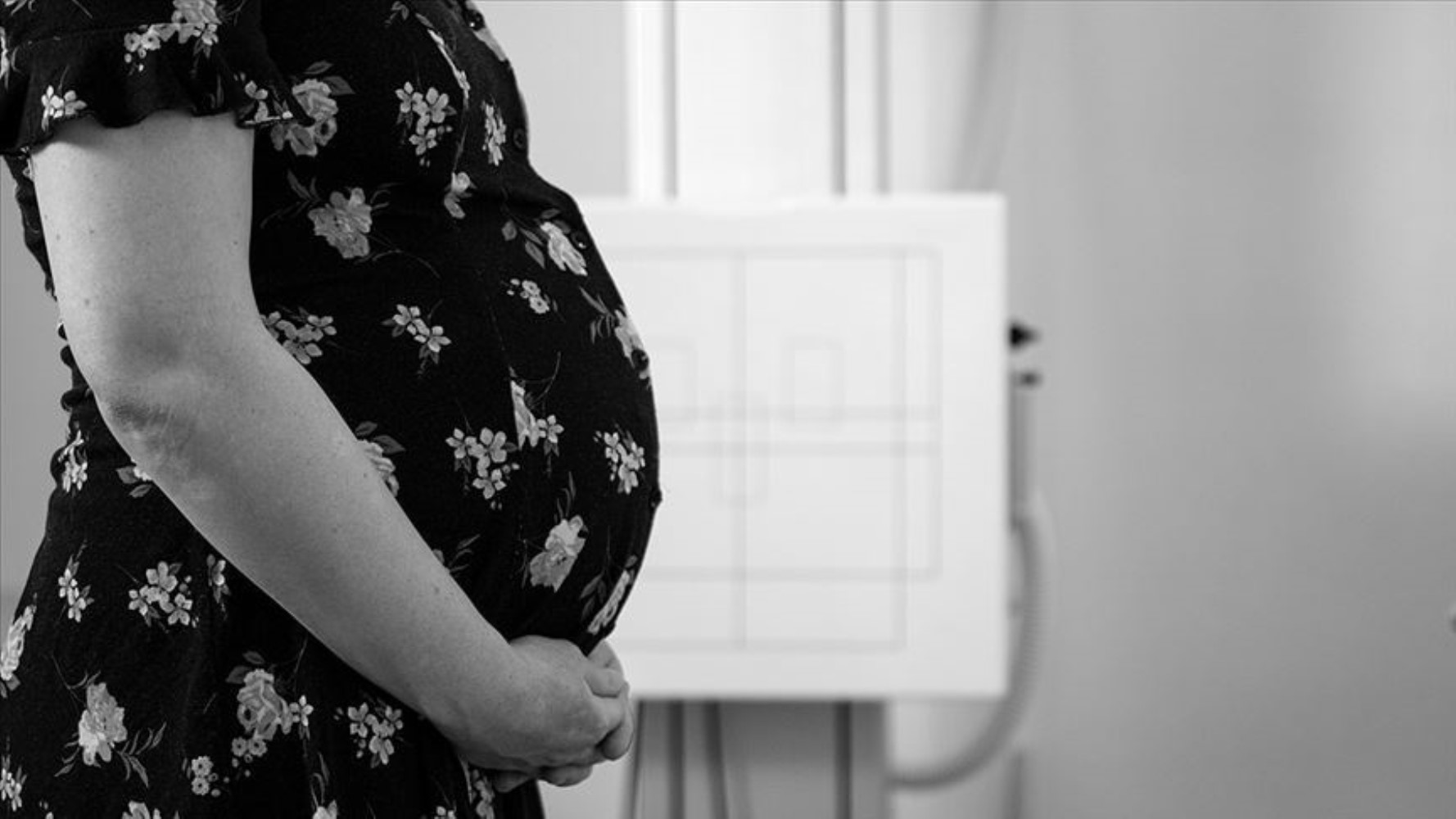La maternità surrogata sarà considerata un 'reato universale'
