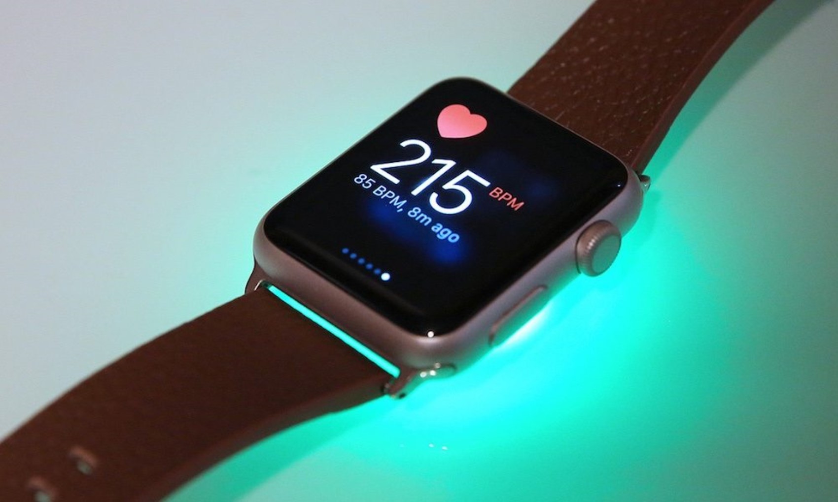 Apple Watch'un gizli yeteneği: Grip ve Covid-19 belirtilerini önceden tespit ediyor!
