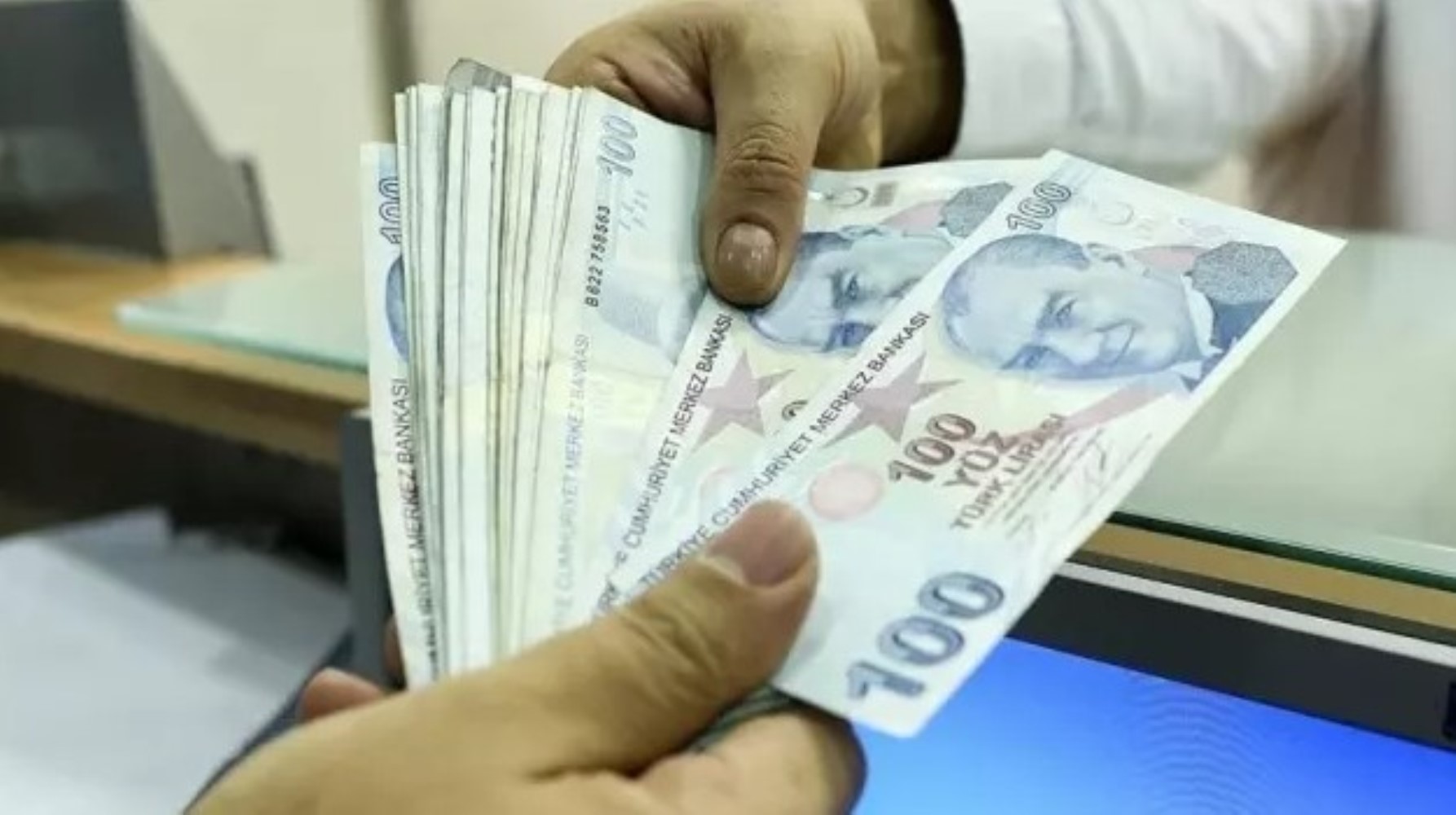 Arrivata la notizia attesa da milioni di dipendenti pubblici: ecco le nuove tariffe per gli straordinari