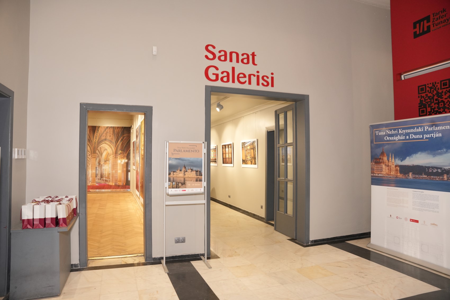 Il celebre parlamento ungherese arriva a Istanbul