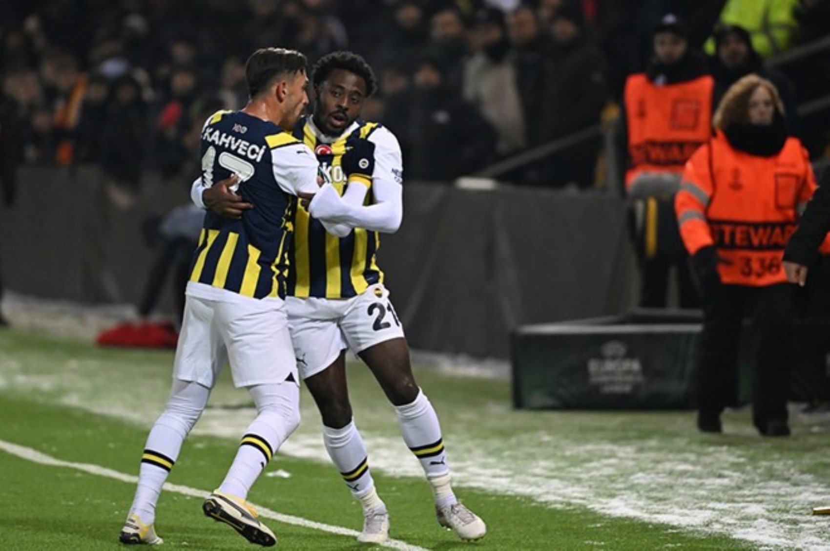 Fenerbahçe'nin İrfan Can Kahveci ve Osayi'ye teklifi ortaya çıktı