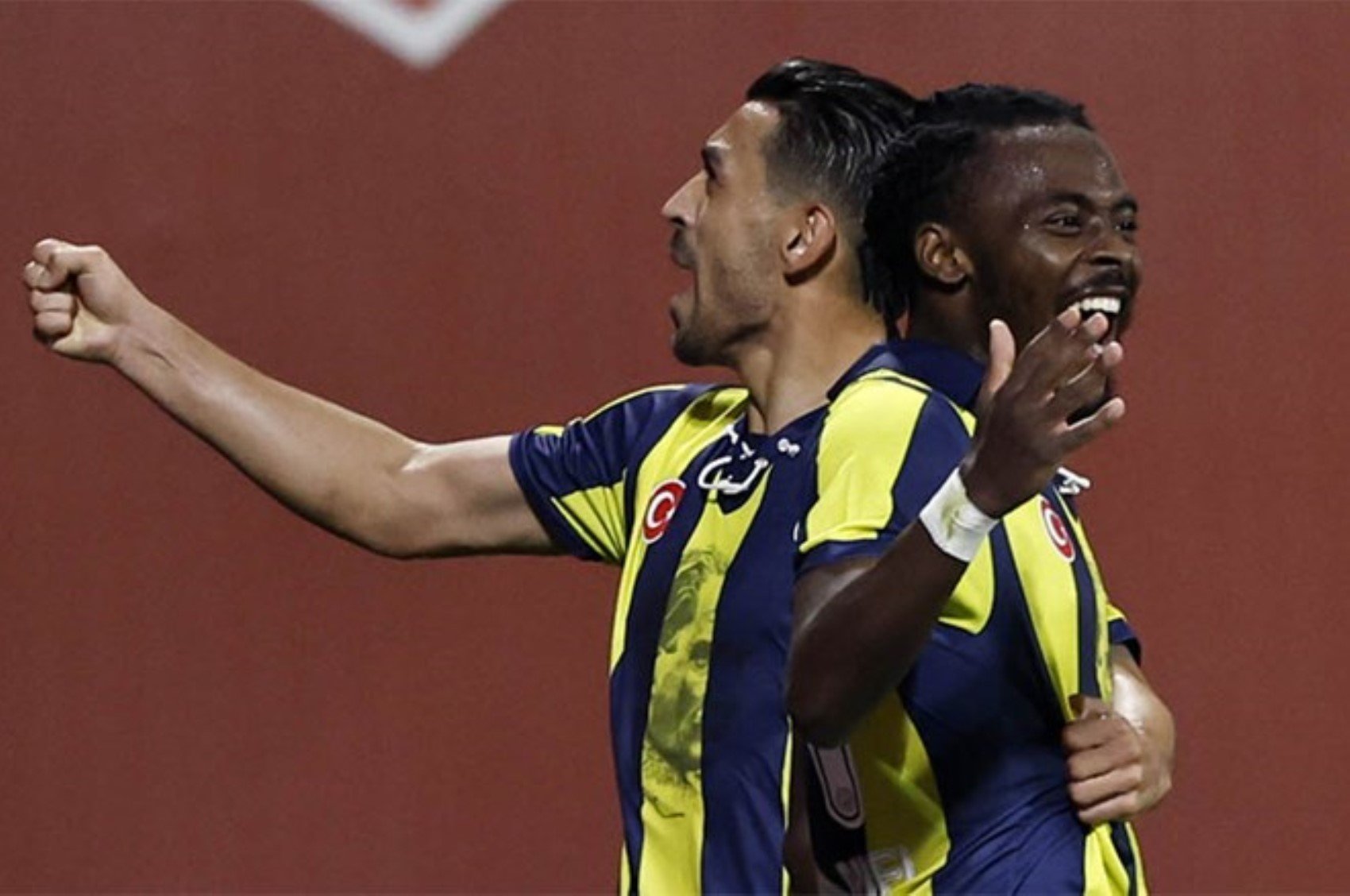 Fenerbahçe'nin İrfan Can Kahveci ve Osayi'ye teklifi ortaya çıktı