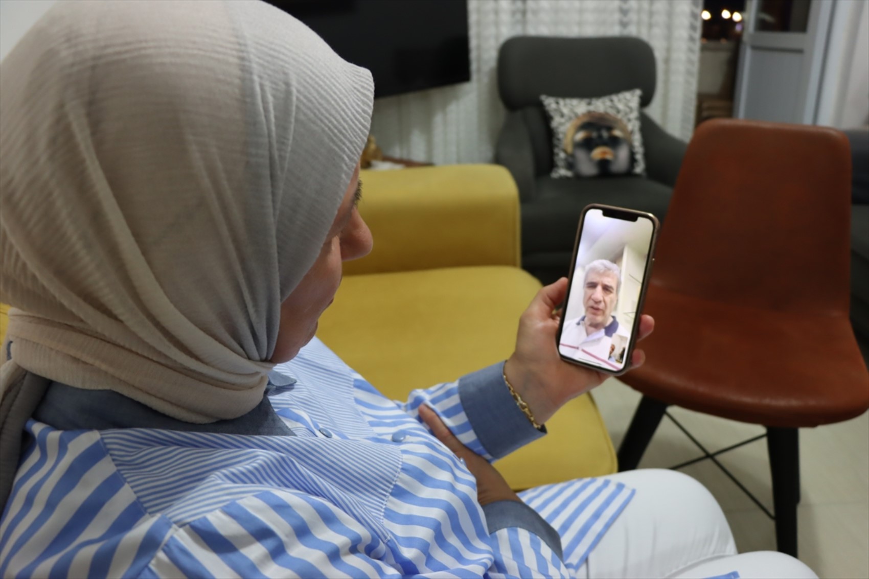 Cittadini evacuati dal Libano in Turchia in ansia per i propri cari rimasti indietro