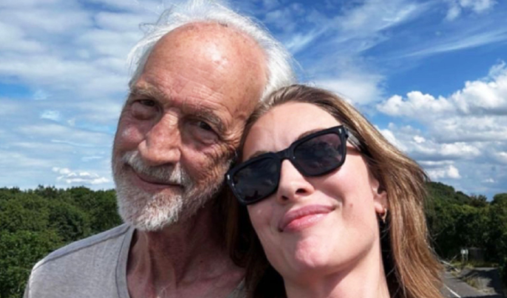 Yasemin Kay Allen, babası Dudley Allen'ı kaybetti