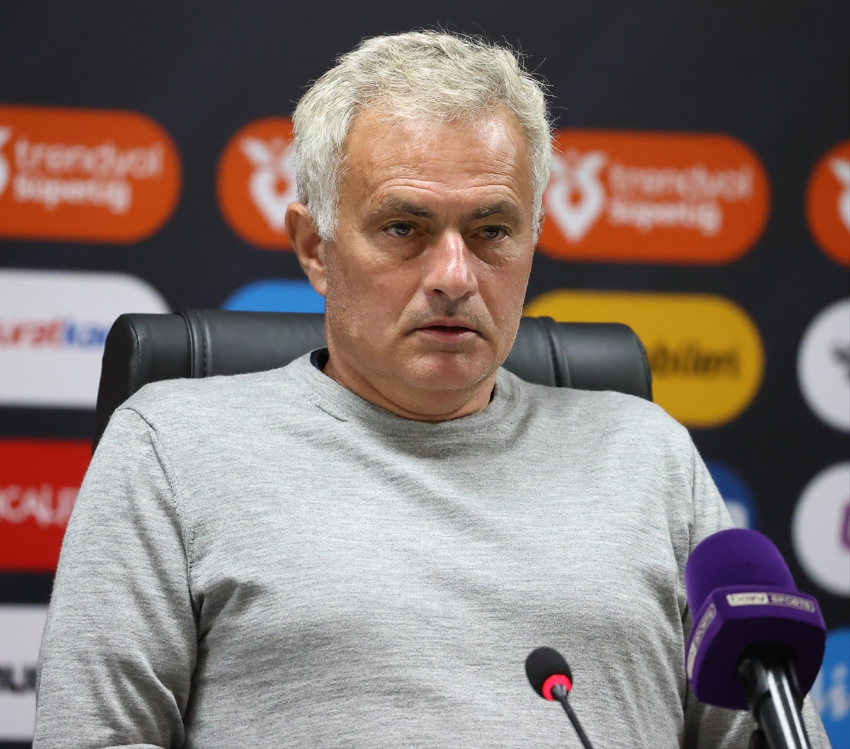 Volkan Demirel Jose Mourinho'yu  yerden yere vurdu: Fenerbahçe 7 kişi savunma yapar mı?