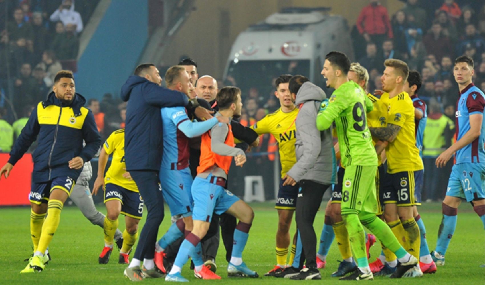 Fenerbahçeli 7 futbolcu hakkında mahkemeden karar çıktı!