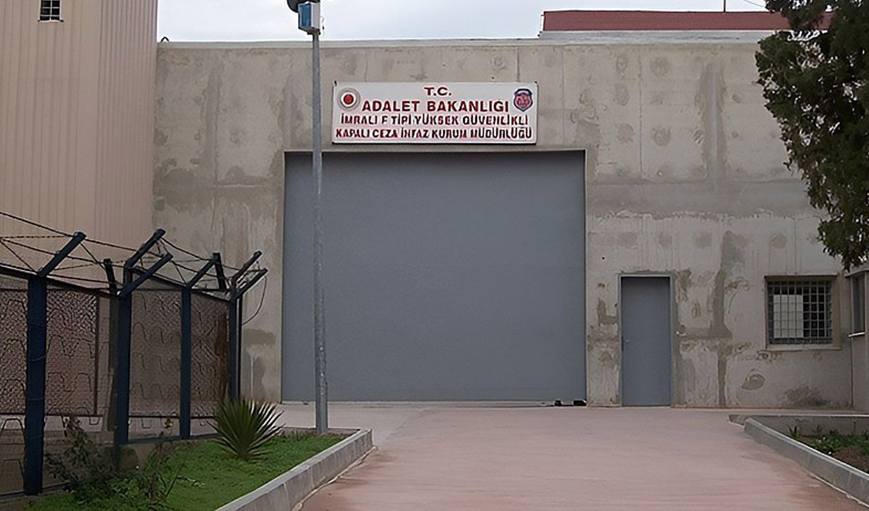 'Bahçeli'nin yaptığı tarihi çıkış yarın bir şekilde yankısını bulacak': 'Öcalan açıklama yapacak’ iddiası