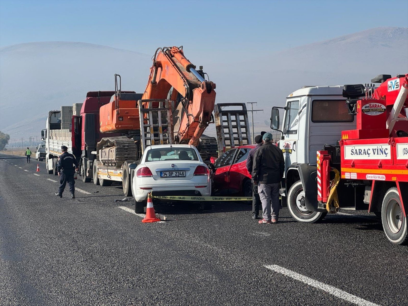 Afyonkarahisar'da zincirleme kaza! Karakol komutanı astsubay öldü, 15 kişi yaralandı