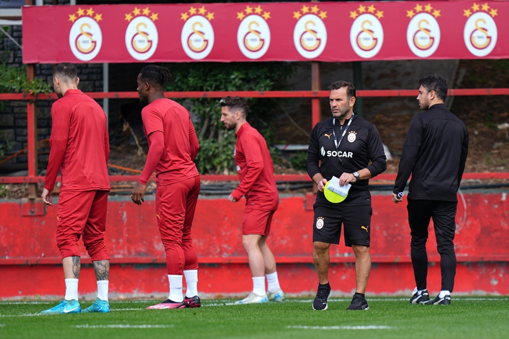 Michy Batshuayi'den Fenerbahçe taraftarını kızdıracak Okan Buruk itirafı: 'Şimdi tam zamanı, yapalım'