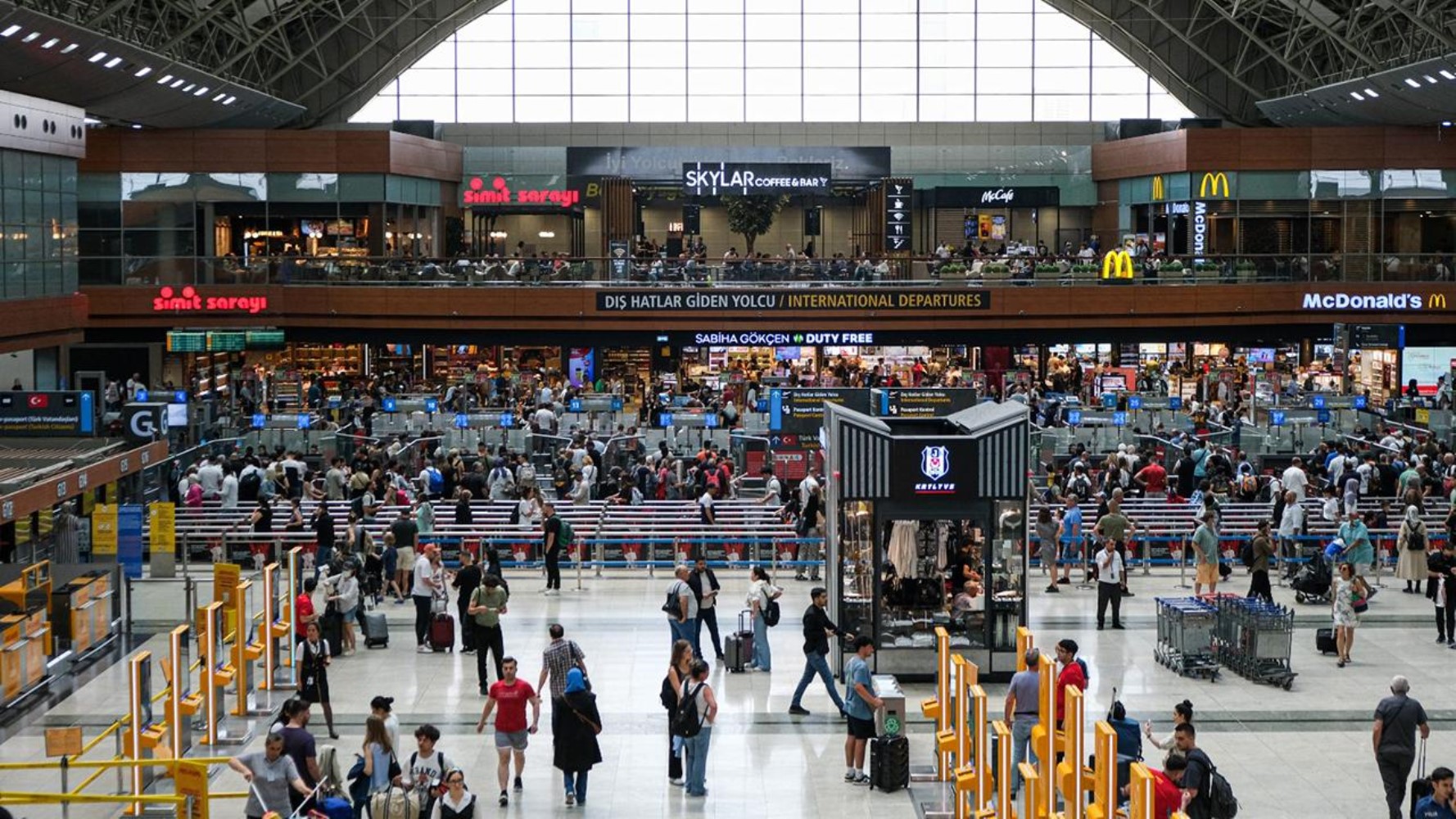 Allerta arancione negli aeroporti turchi dopo l'attacco alla TUSAŞ!