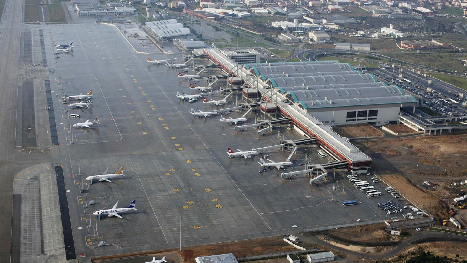 Allerta arancione negli aeroporti turchi dopo l'attacco alla TUSAŞ!