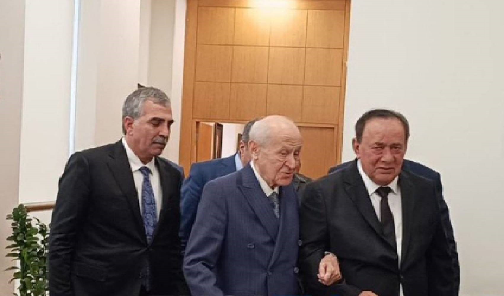 Bahçeli ve Çakıcı’dan kol kola poz!