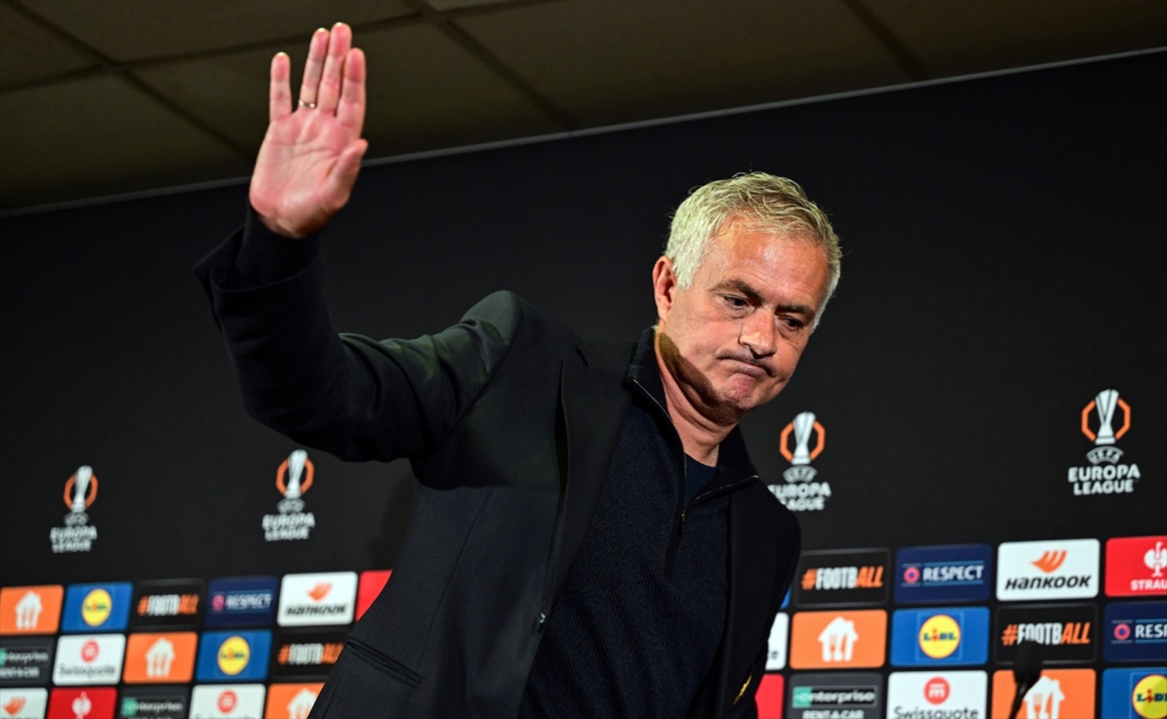 İngiltere'de manşetlerde Jose Mourinho var