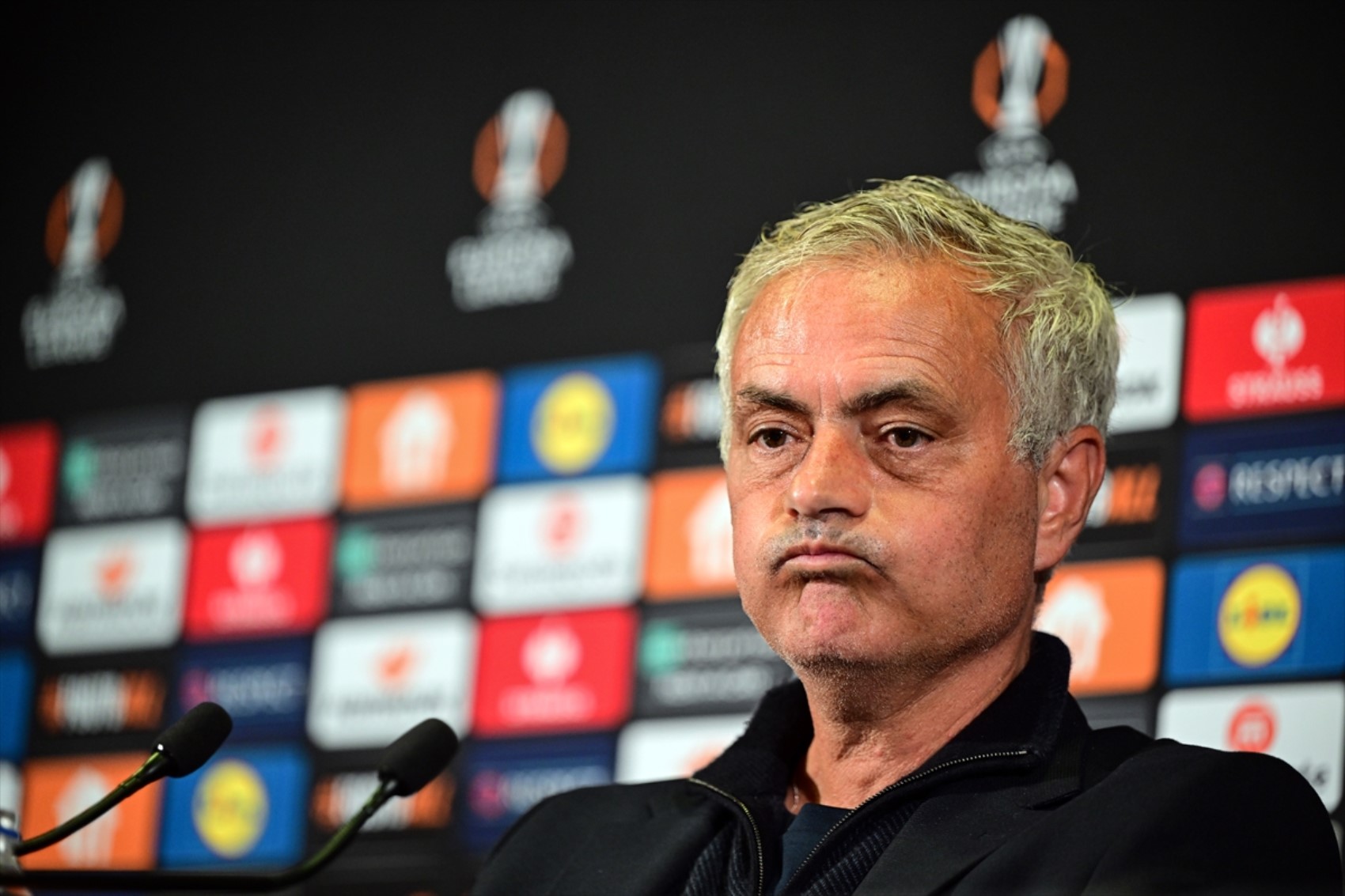 İngiltere'de manşetlerde Jose Mourinho var