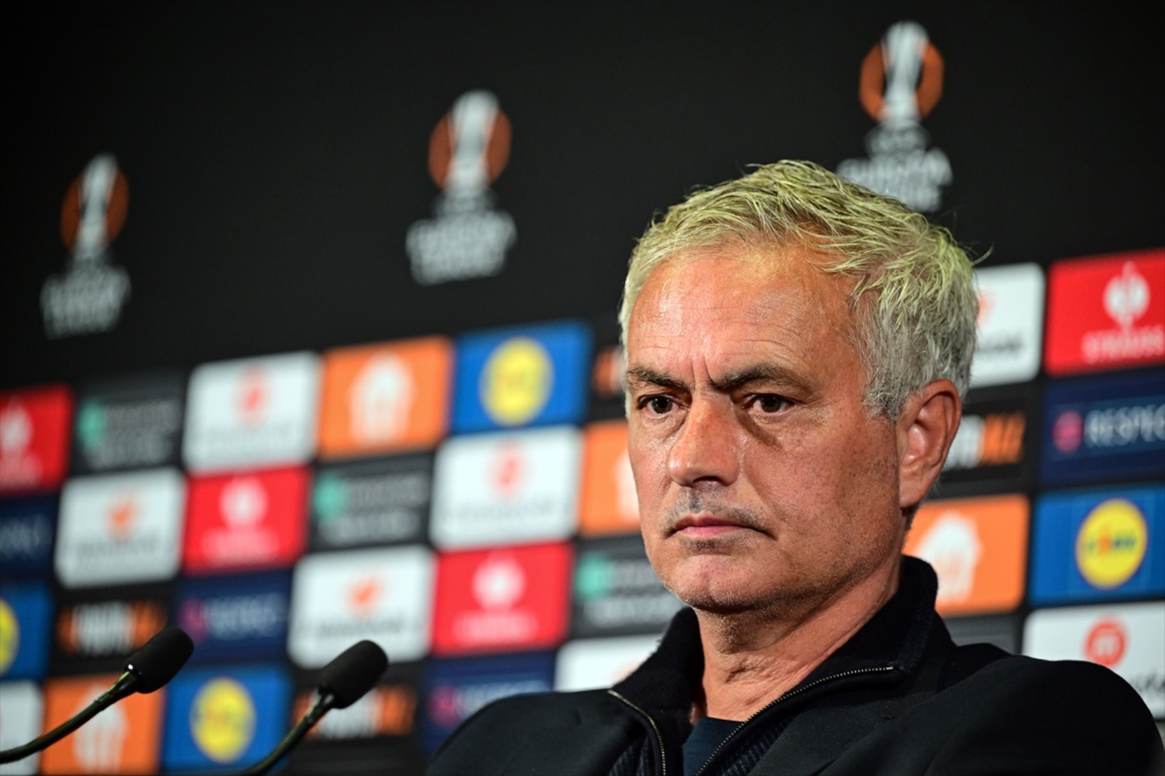 İngiltere'de manşetlerde Jose Mourinho var