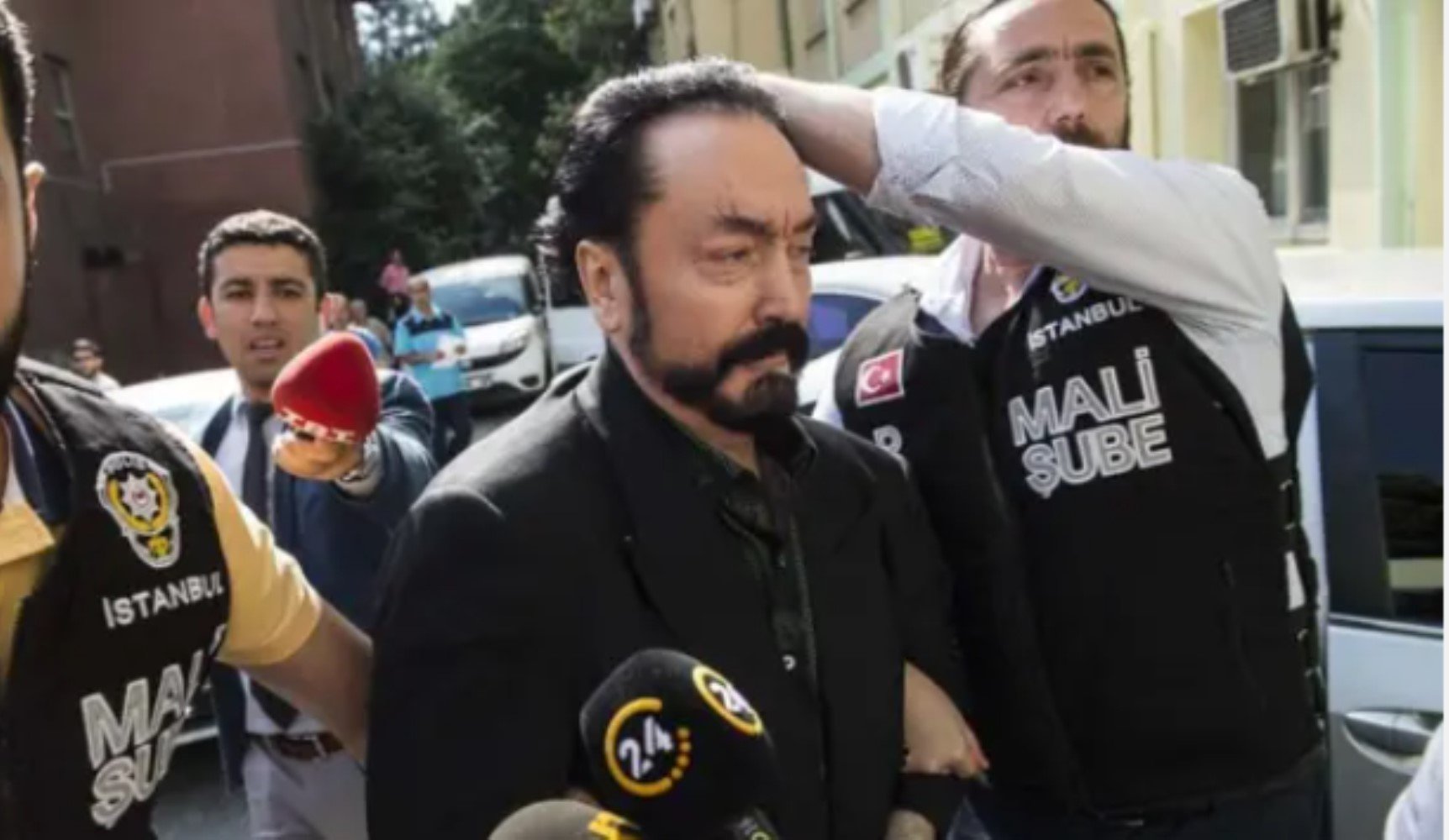 8 bin 463 yıl hapsi istenmişti: Adnan Oktar'ın mal varlığı Hazine'ye devredildi