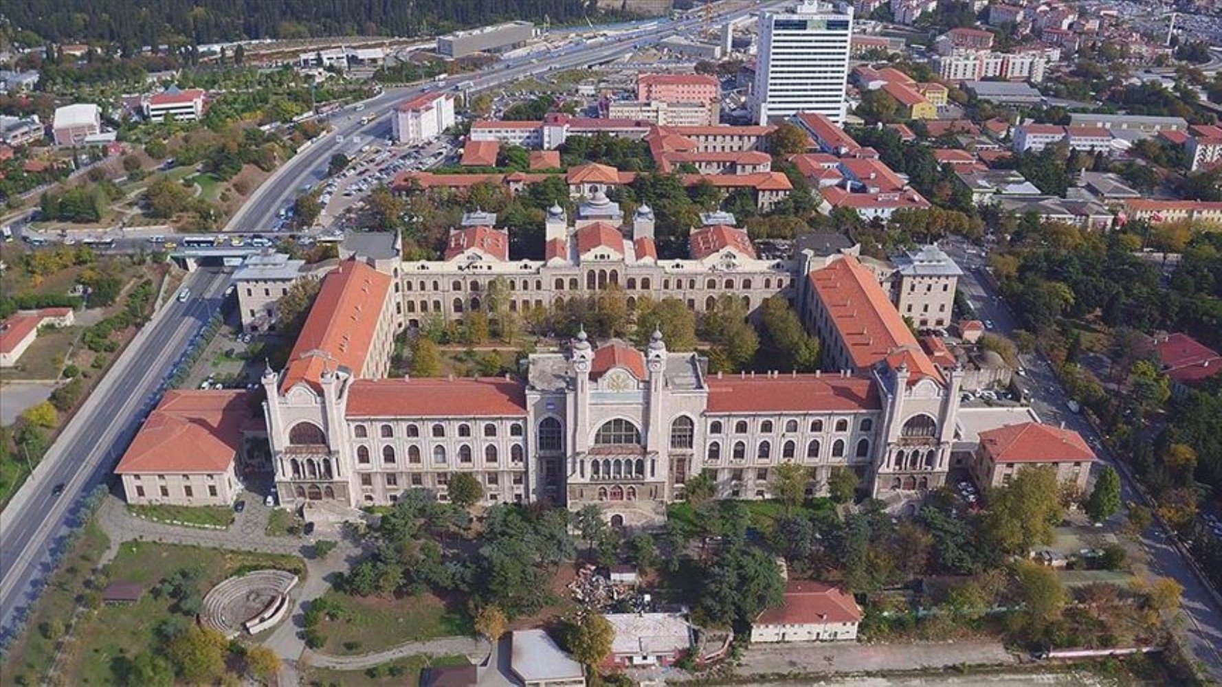 Türkiye'nin en iyi 20 üniversitesi açıklandı! Zirvede hangi okul var?