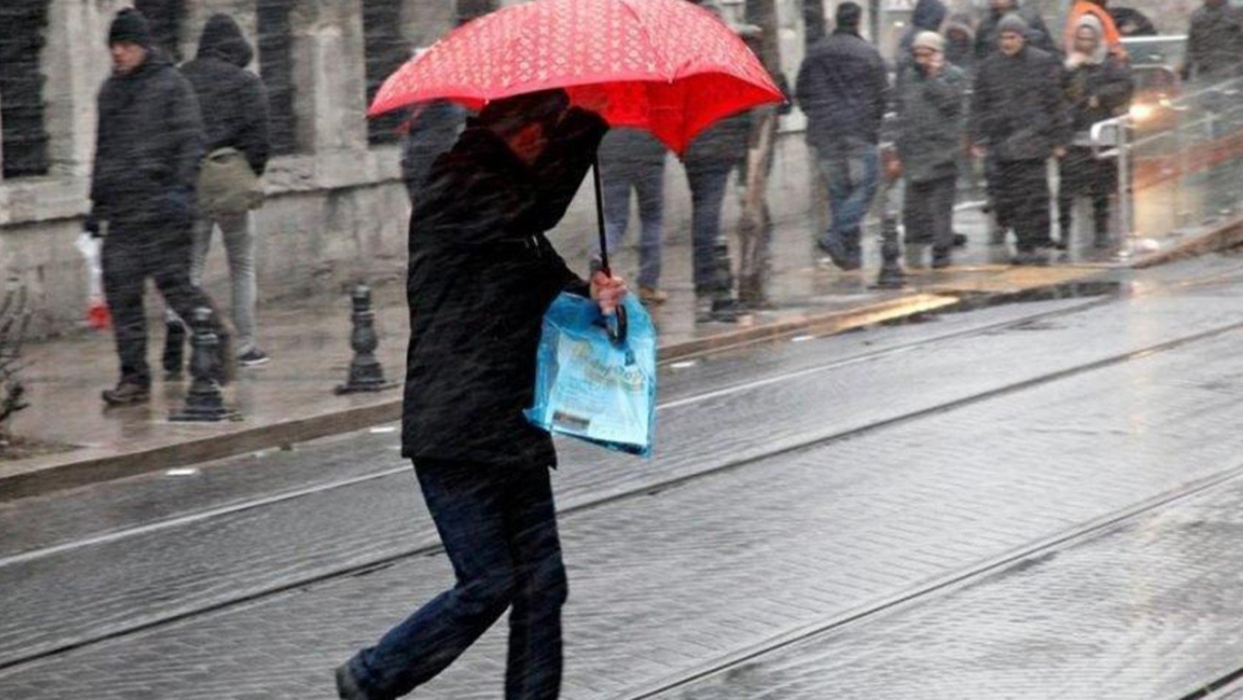 Yeni haftada hava nasıl olacak? Sıcaklık düşüyor!