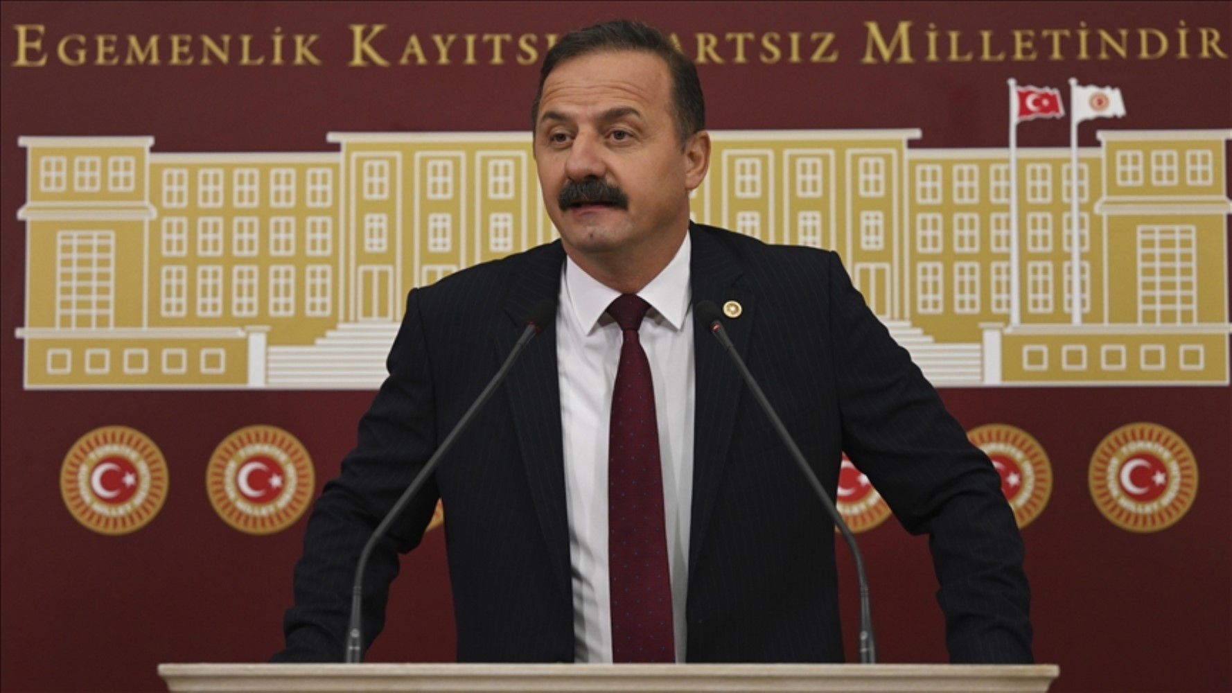 Resi noti nome e simbolo del partito: nuova dichiarazione di Ağıralioğlu