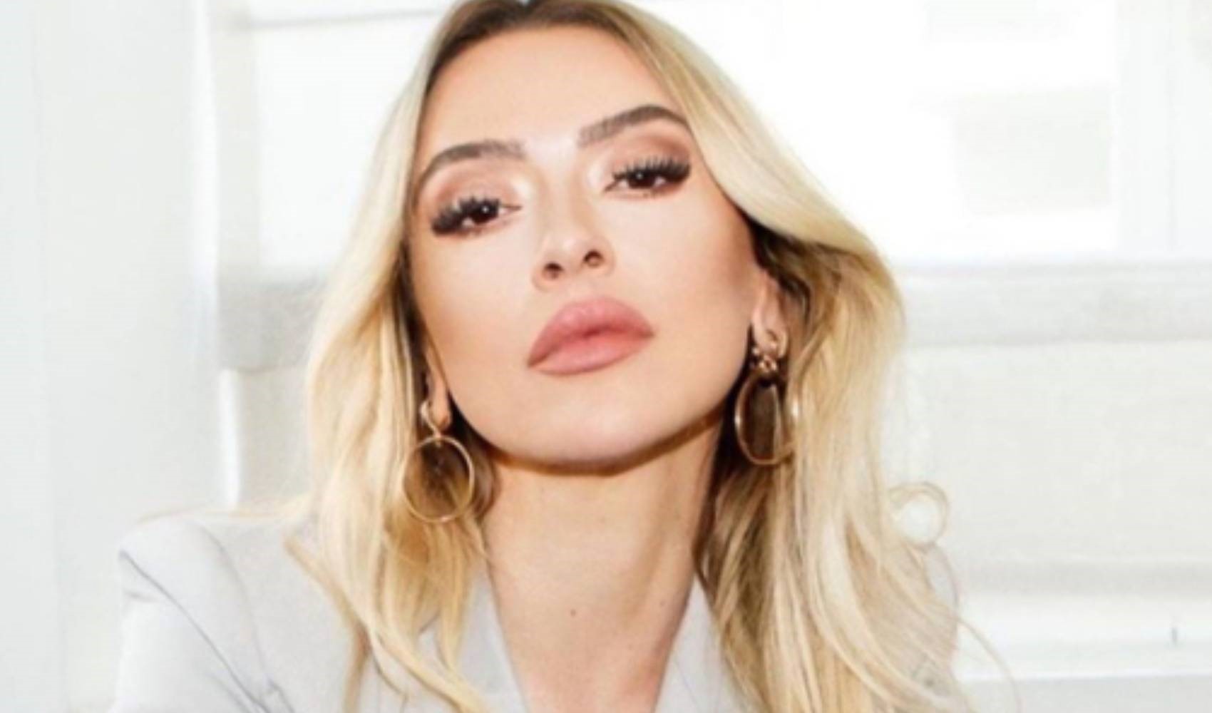 Hadise 39. yaşını coşkuyla kutladı! Pozlarına beğeni yağdı