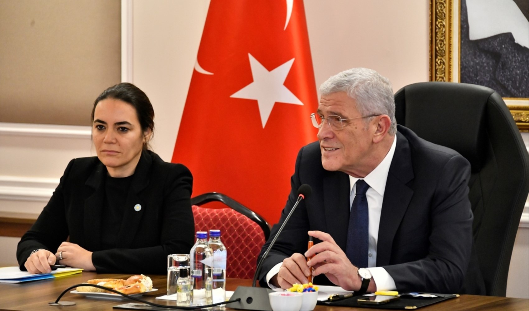 Il leader dell'İYİ Parti, Dervişoğlu, ha incontrato i rappresentanti all'estero