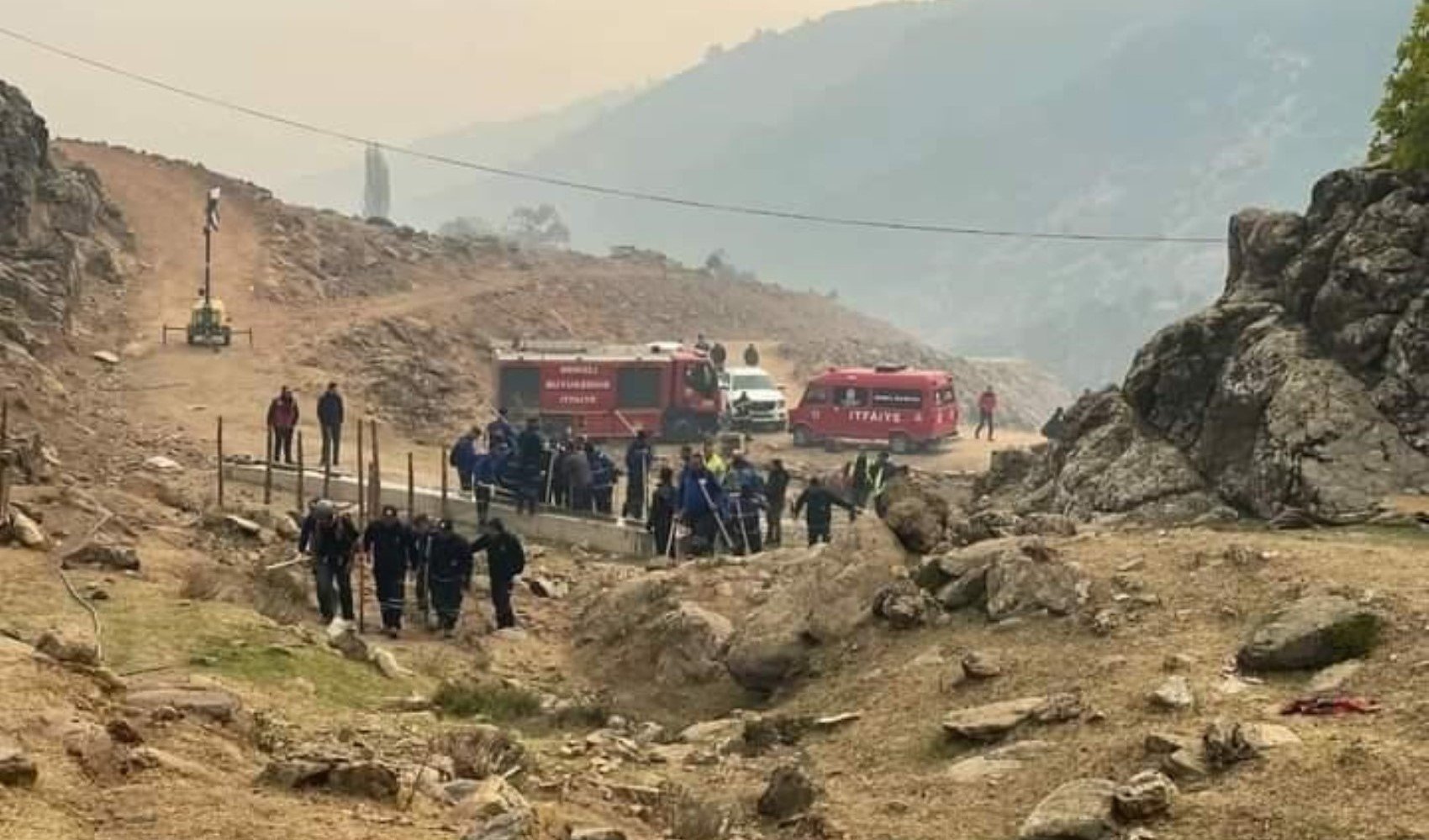 Denizli'deki yangına 7 hava aracı ve çok sayıda ekip sevk edildi