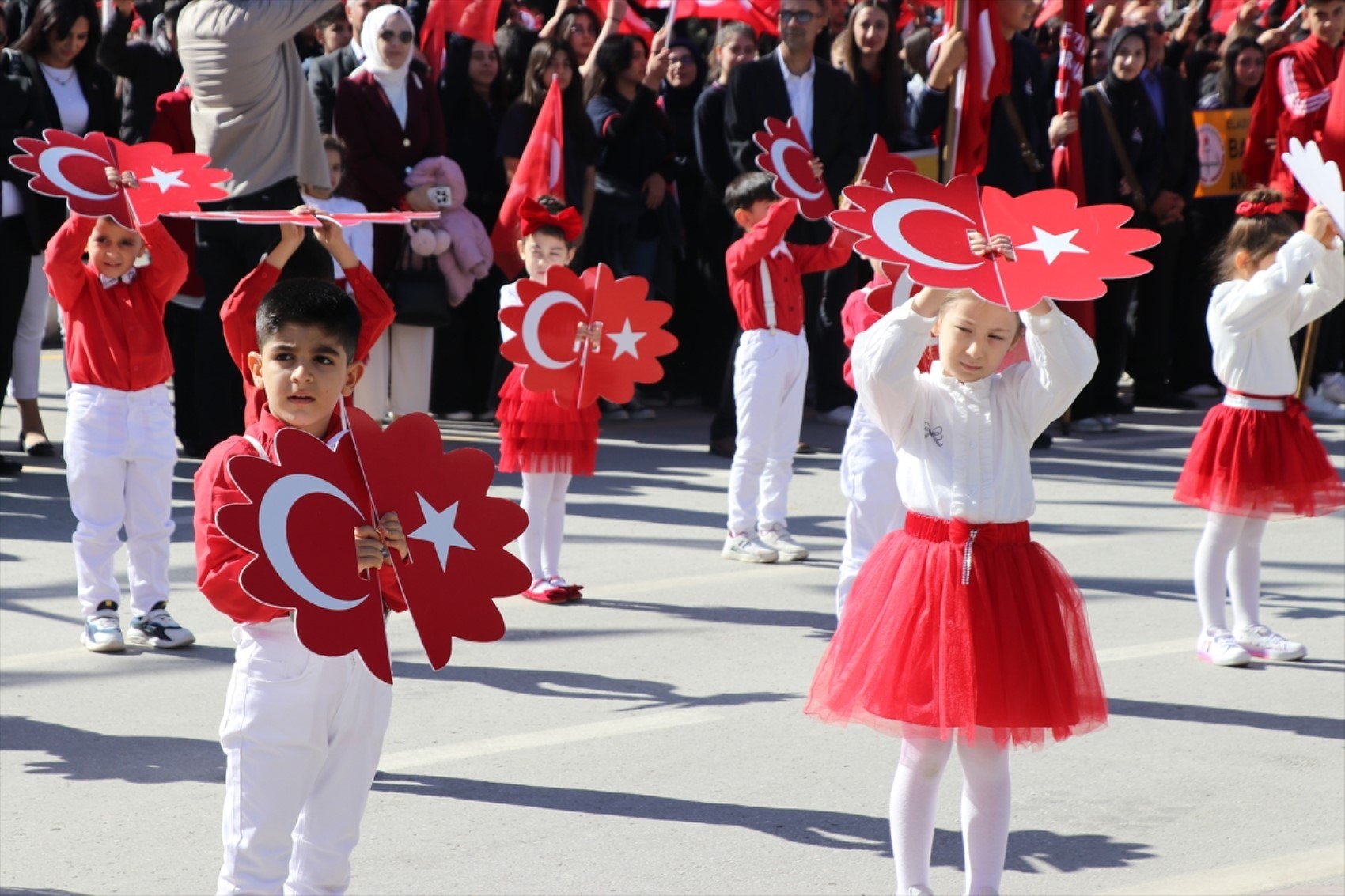 İşte yurdun dört bir yanından 29 Ekim Cumhuriyet Bayramı etkinlik ve kutlama fotoğrafları...