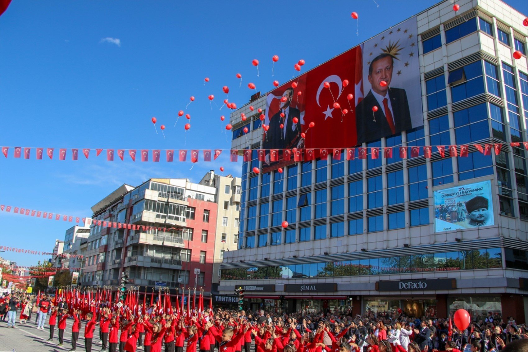 İşte yurdun dört bir yanından 29 Ekim Cumhuriyet Bayramı etkinlik ve kutlama fotoğrafları...