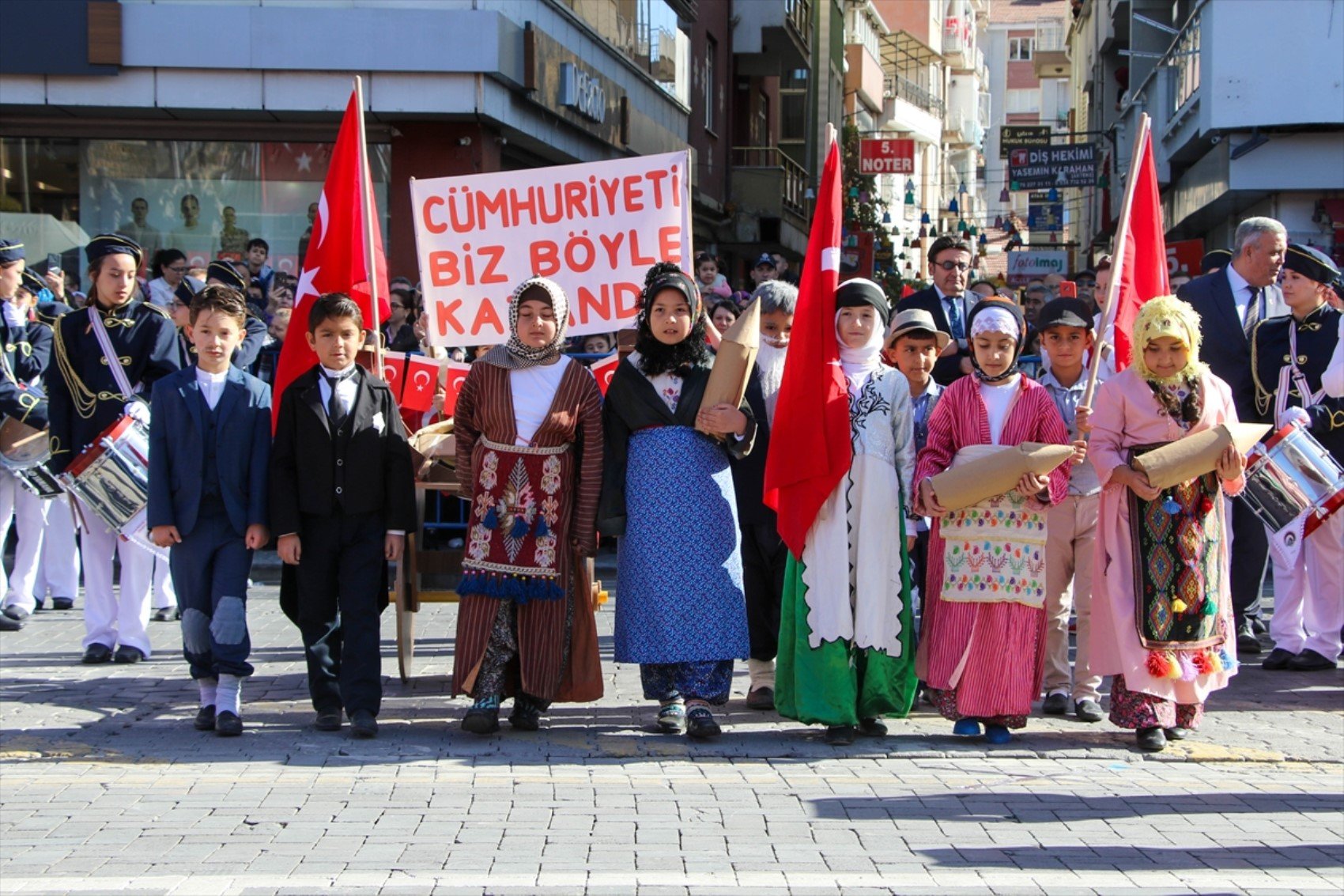 İşte yurdun dört bir yanından 29 Ekim Cumhuriyet Bayramı etkinlik ve kutlama fotoğrafları...