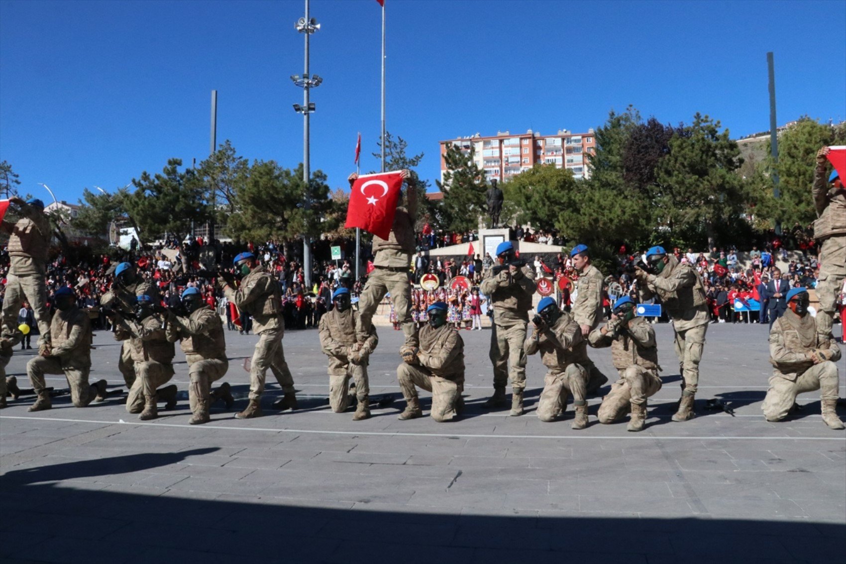 İşte yurdun dört bir yanından 29 Ekim Cumhuriyet Bayramı etkinlik ve kutlama fotoğrafları...