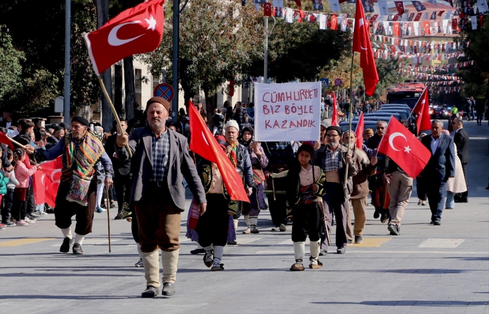 İşte yurdun dört bir yanından 29 Ekim Cumhuriyet Bayramı etkinlik ve kutlama fotoğrafları...