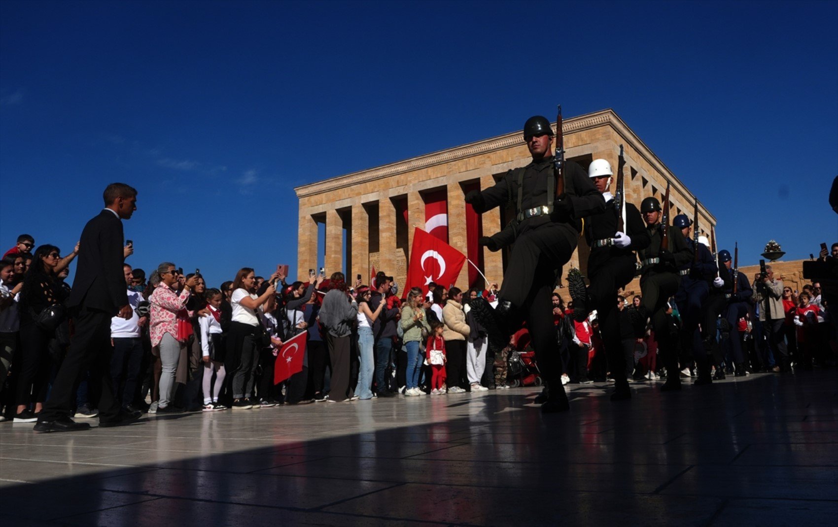 Binler Anıtkabir'e aktı: 29 Ekim'de kaç kişi ziyaret etti?