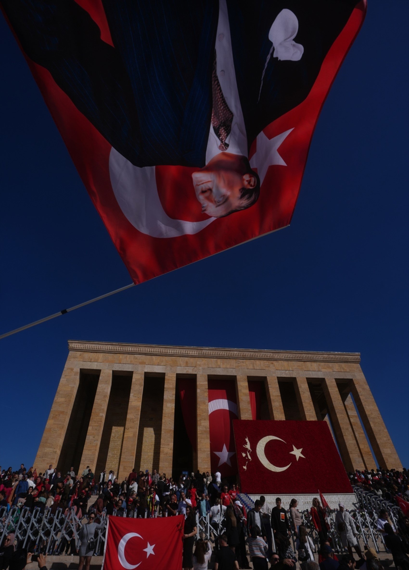 Binler Anıtkabir'e aktı: 29 Ekim'de kaç kişi ziyaret etti?